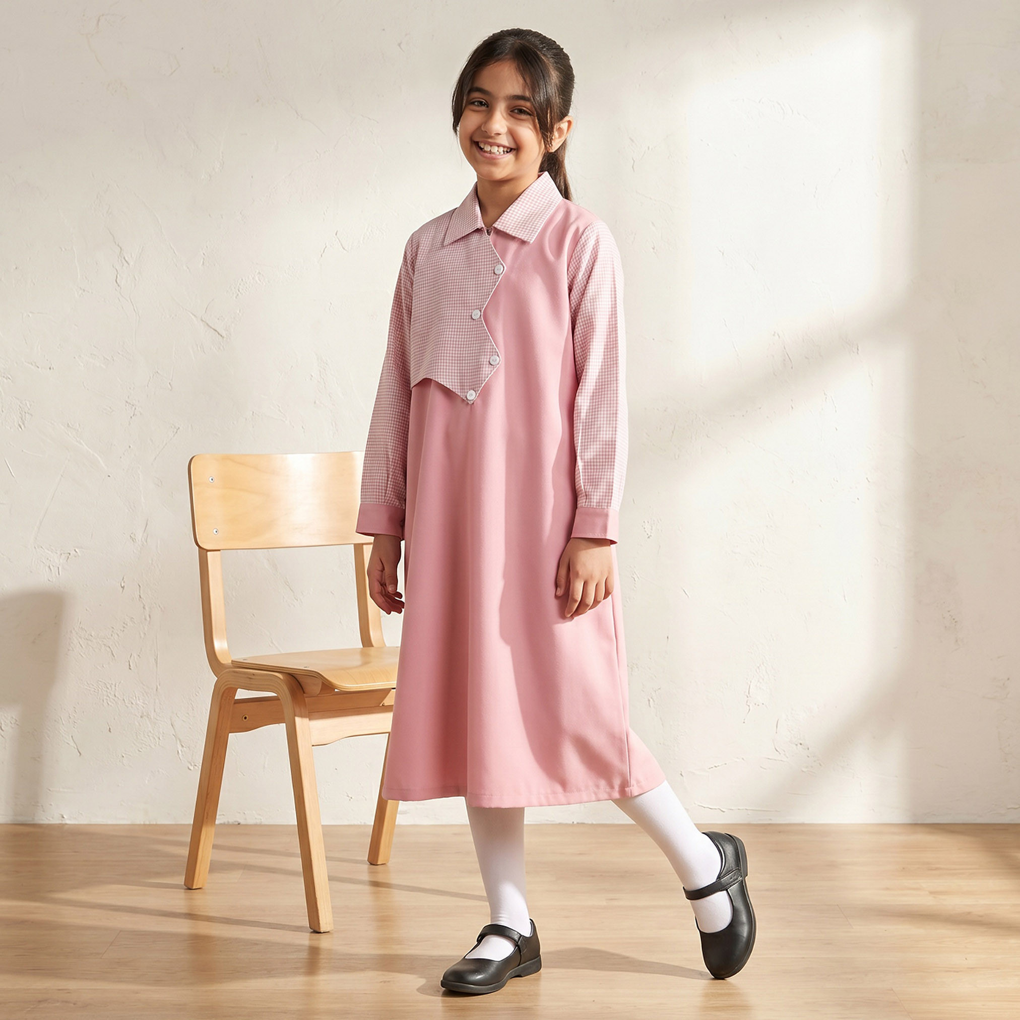 فستان مدرسة وردي بأكمام طويلة للبنات من جونيورز-girls-clothing-schoolwear-dresses-image-1