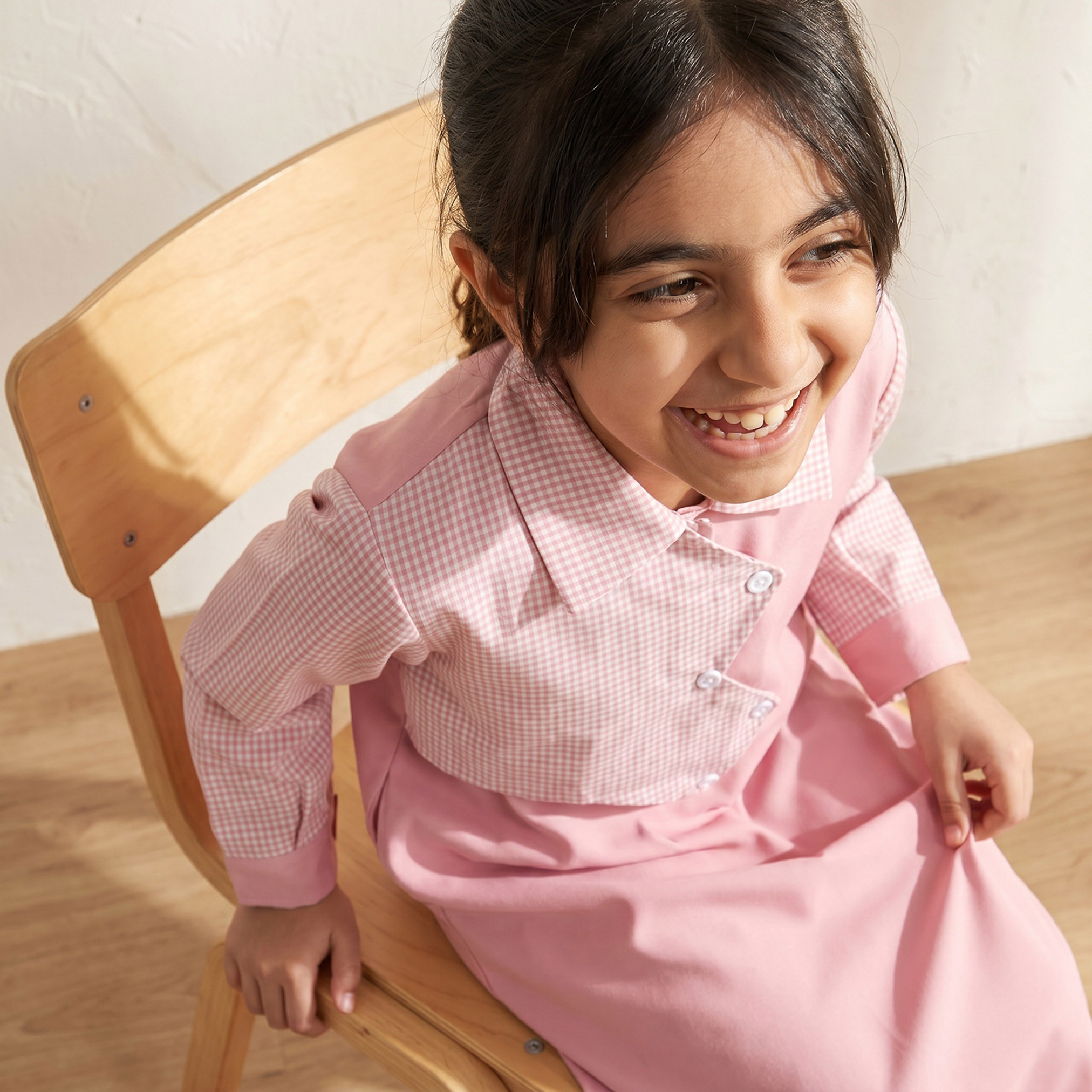 فستان مدرسة وردي بأكمام طويلة للبنات من جونيورز-girls-clothing-schoolwear-dresses-image-4