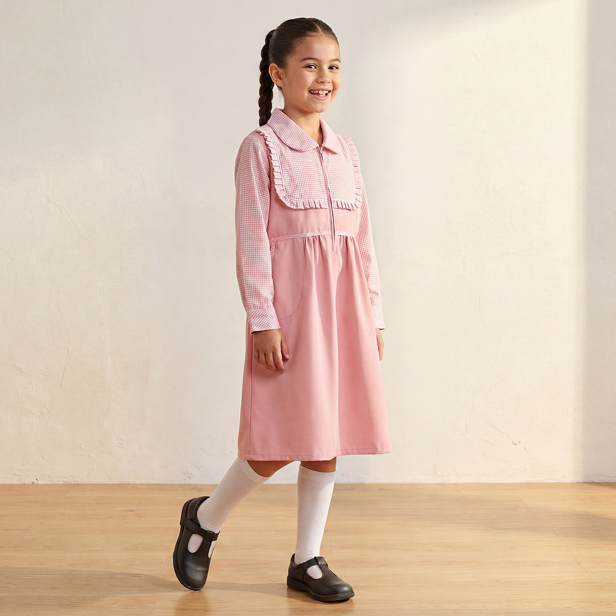 فستان مدرسة وردي بأكمام طويلة للبنات من جونيورز-girls-clothing-schoolwear-dresses-image-1