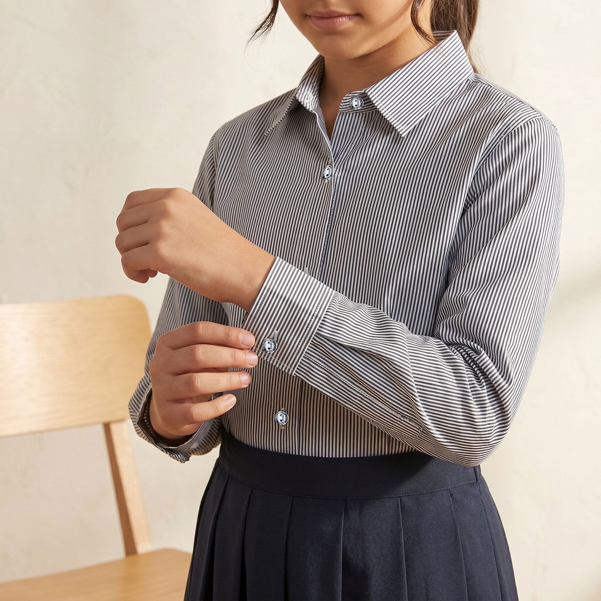قميص مدرسي رمادي بياقة واسعة للفتيات من جونيورز-girls-clothing-blousesandshirts-image-6
