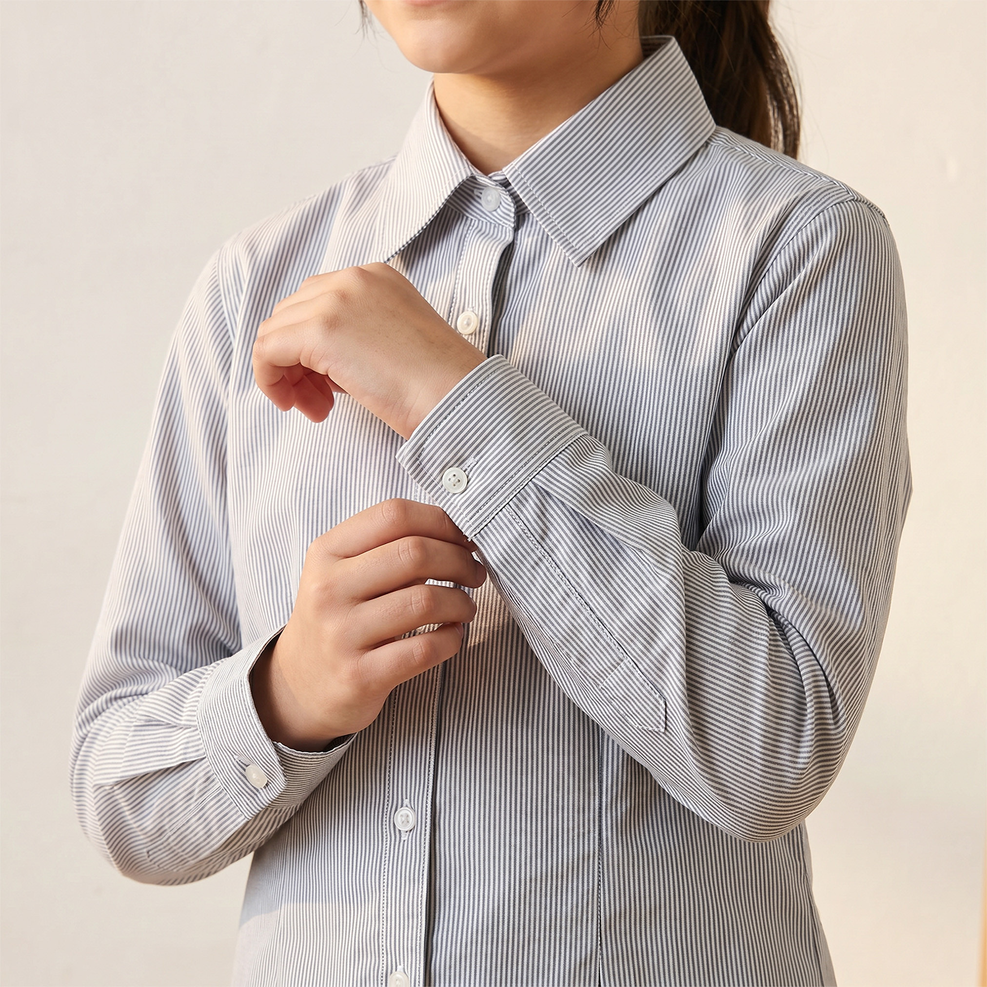 قميص مدرسي رمادي بياقة للبنات من جونيورز-girls-clothing-blousesandshirts-image-6