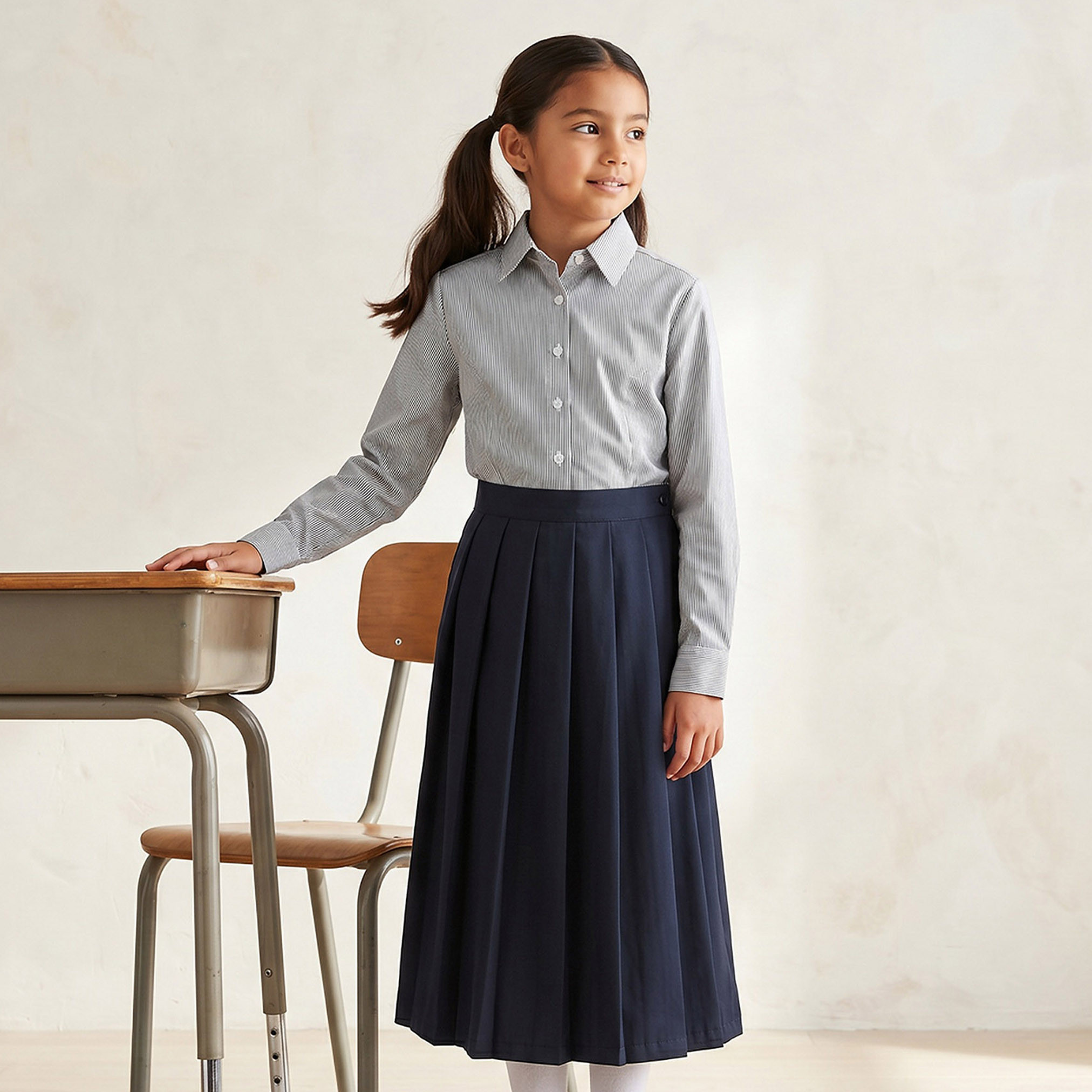 قميص مدرسي رمادي بياقة عادية للبنات من جونيورز-girls-clothing-blousesandshirts-image-1