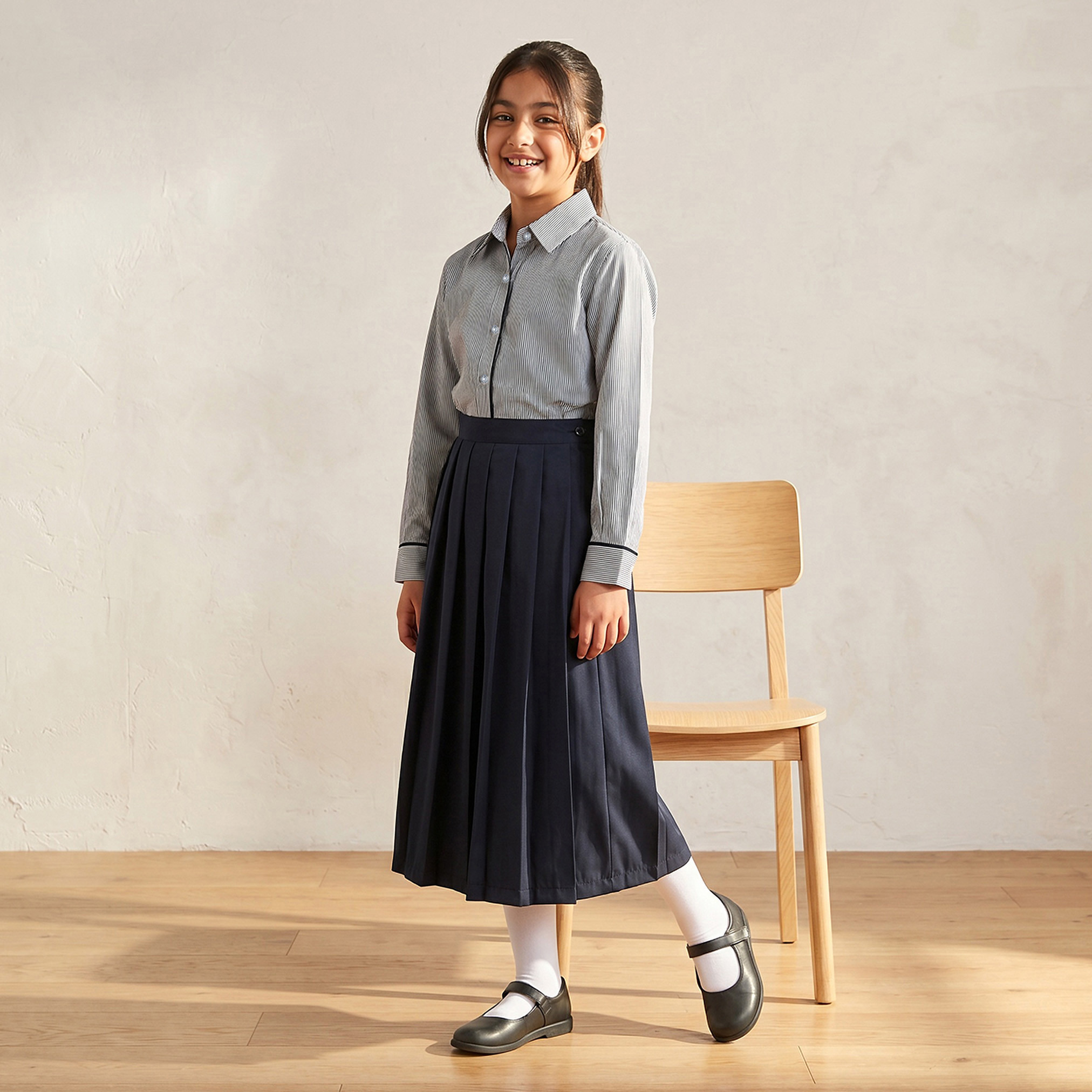 قميص مدرسي رمادي بياقة واسعة للفتيات من جونيورز-girls-clothing-blousesandshirts-image-1