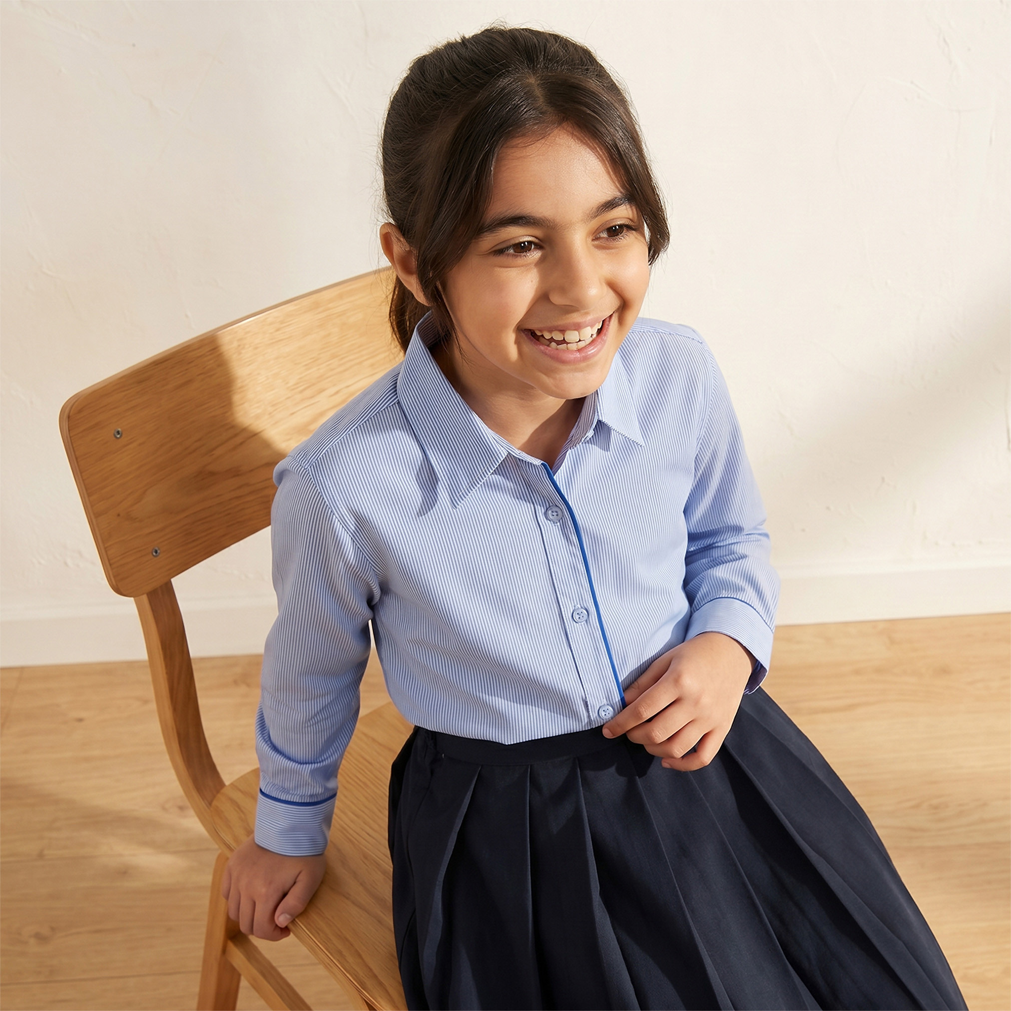 قميص مدرسي أزرق بياقة واسعة للفتيات من جونيورز-girls-clothing-blousesandshirts-image-5