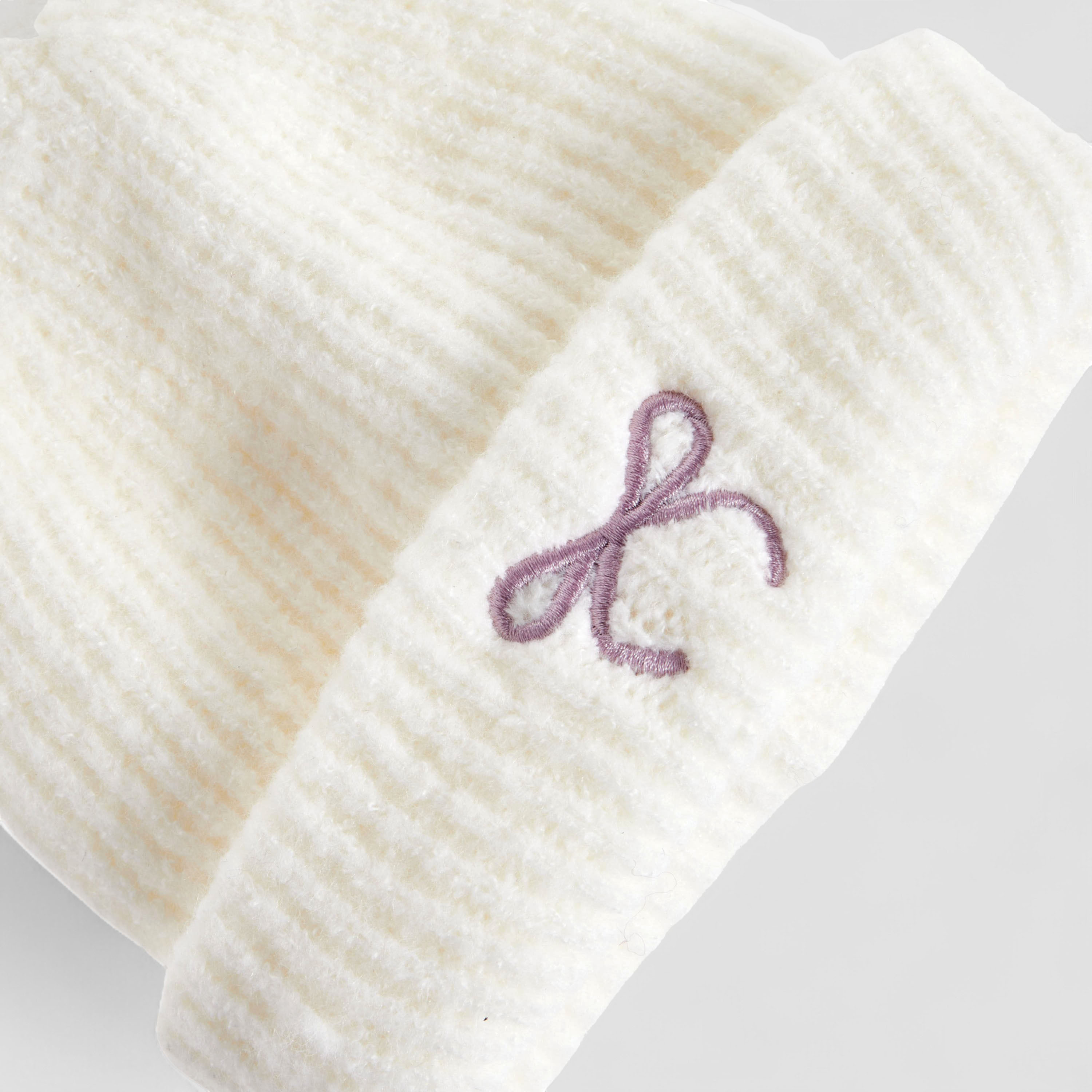 قبعة شتوية بتطريز فيونكة للفتيات من جونيورز-girls-clothing-winterwear-winteraccessories-image-2