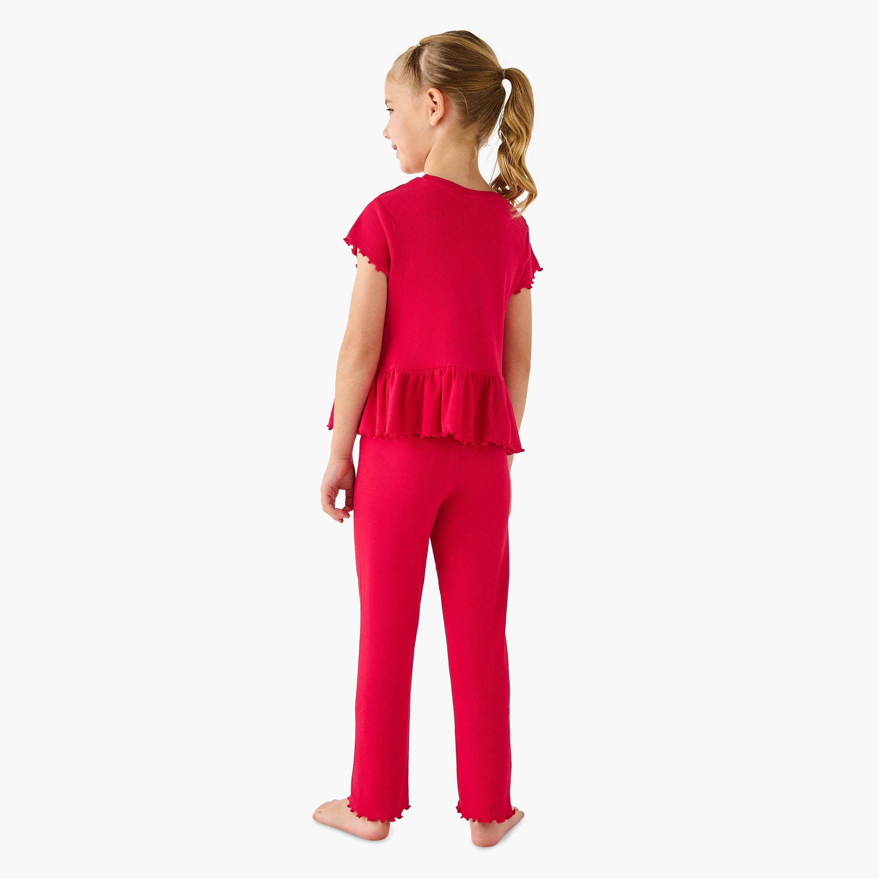 طقم بلوزة مضلعة بأكمام قصيرة وبنطلون بيجاما من جونيورز-girls-clothing-nightwear-image-4