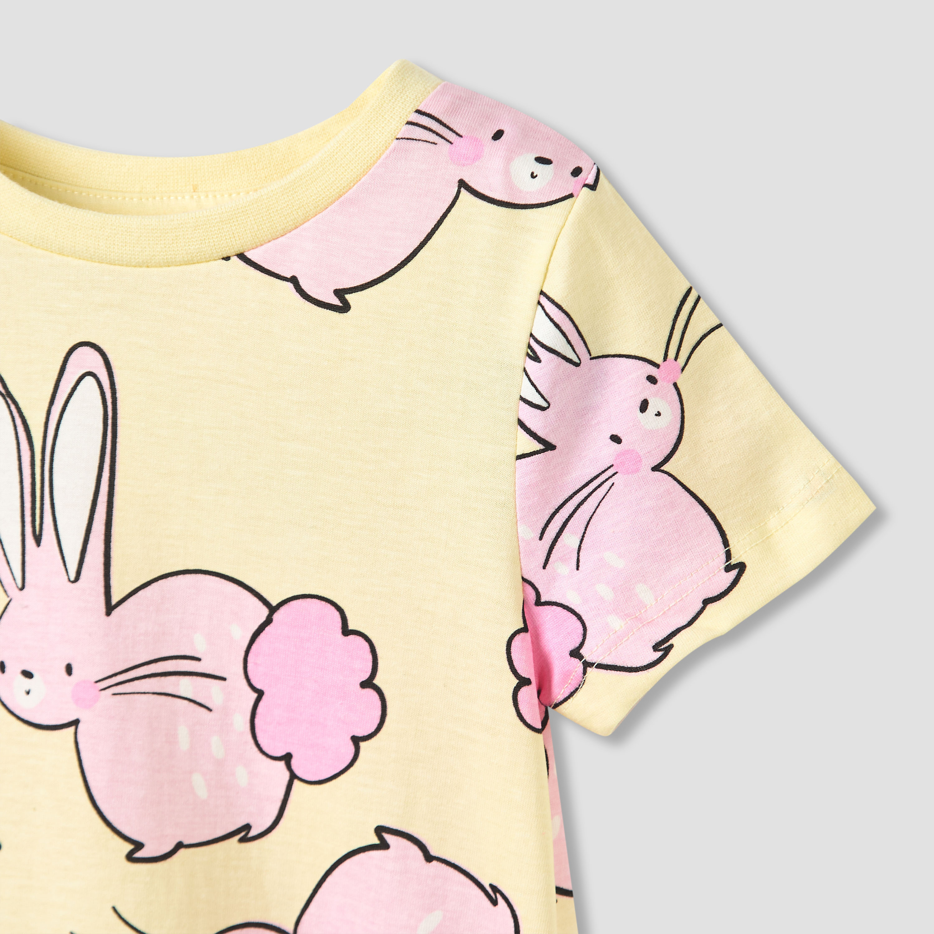 طقم بيجاما قطن بطبعات أرنب وأكمام قصيرة وياقة ضيقة للفتيات من جونيورز-girls-clothing-nightwear-image-4