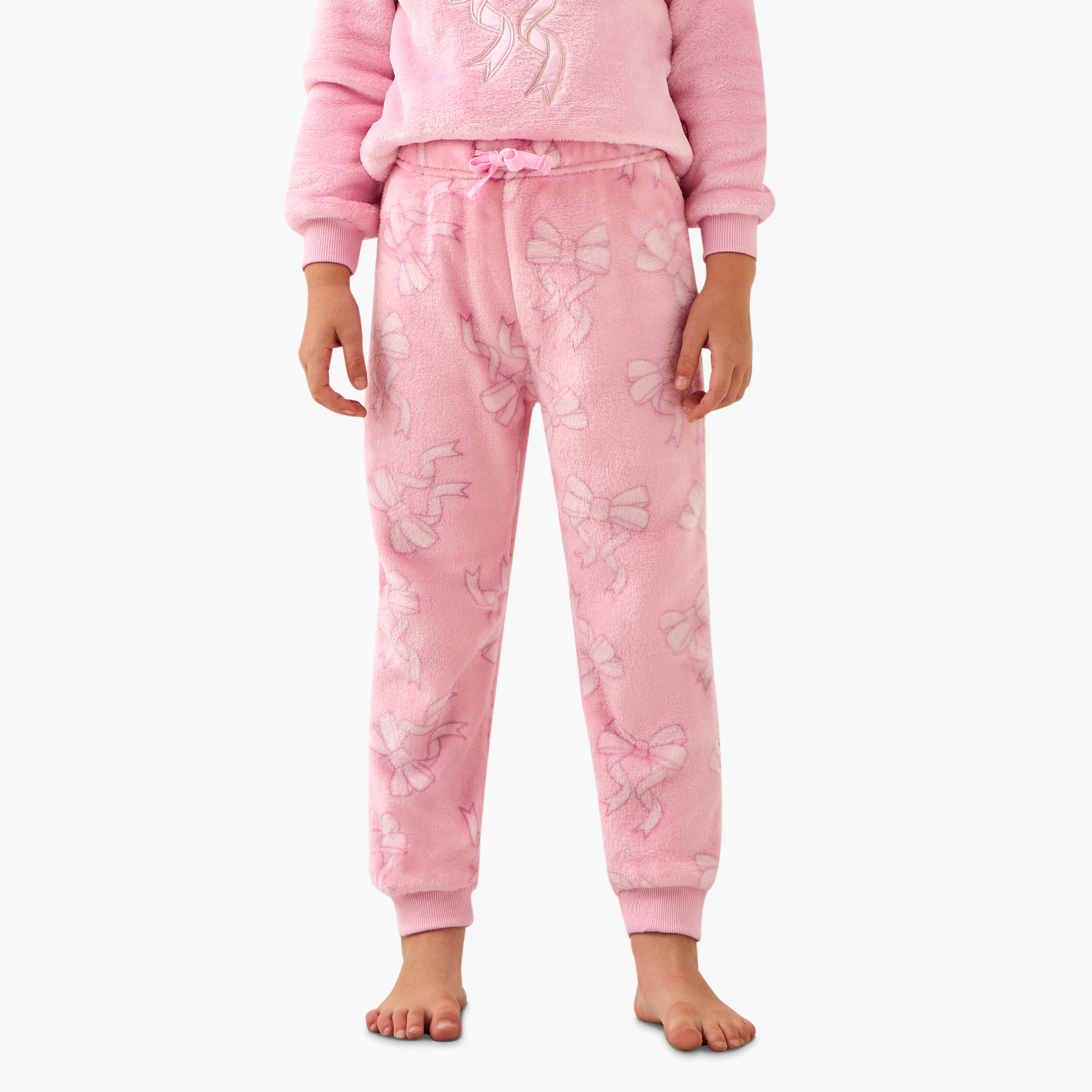 طقم بيجاما بوليستر بياقة ضيقة وأكمام طويلة وطبعات باربي من ماتيل-girls-clothing-nightwear-image-3