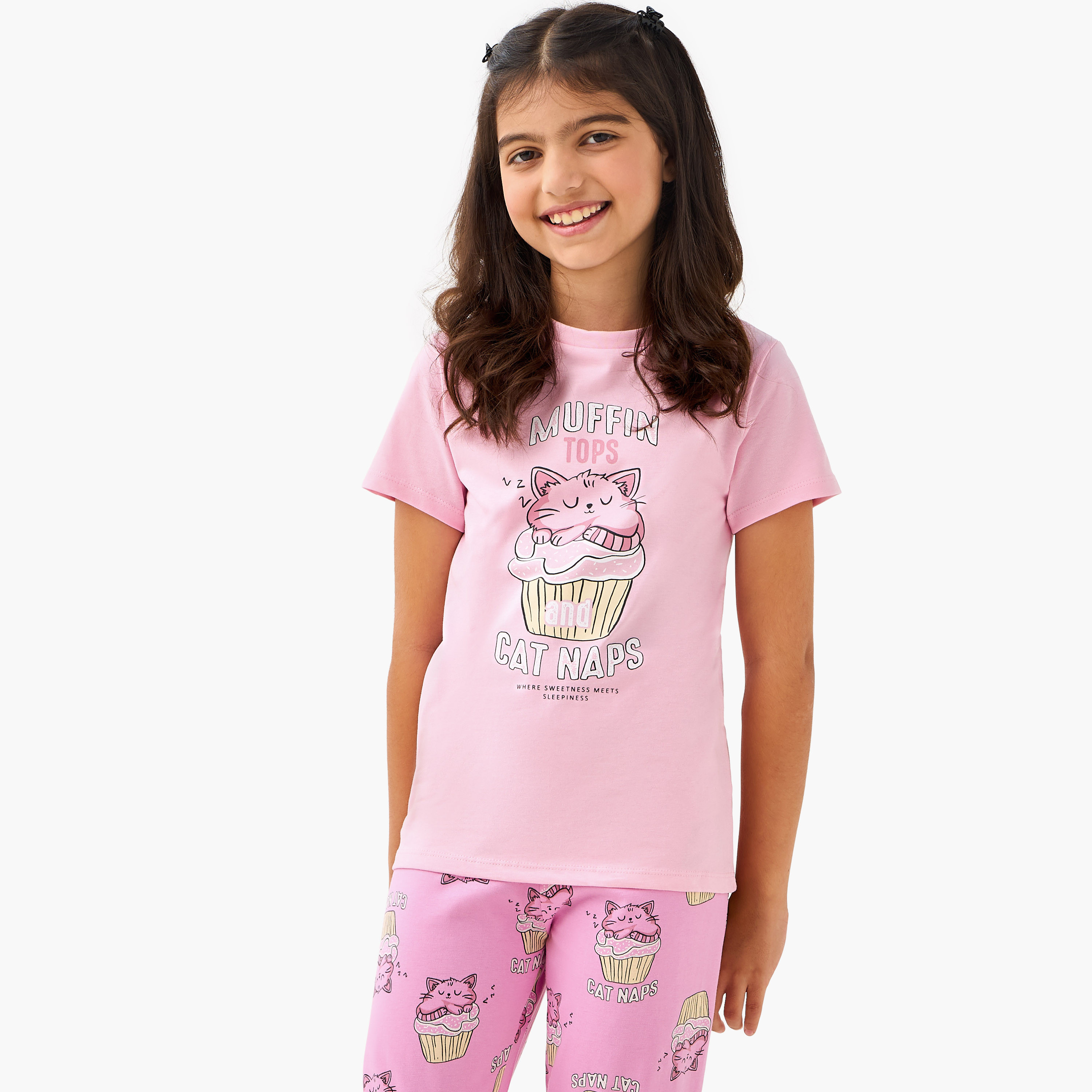 طقم بنطلون بيجاما وتيشيرت بطبعات قطة من جونيورز-girls-clothing-nightwear-image-2