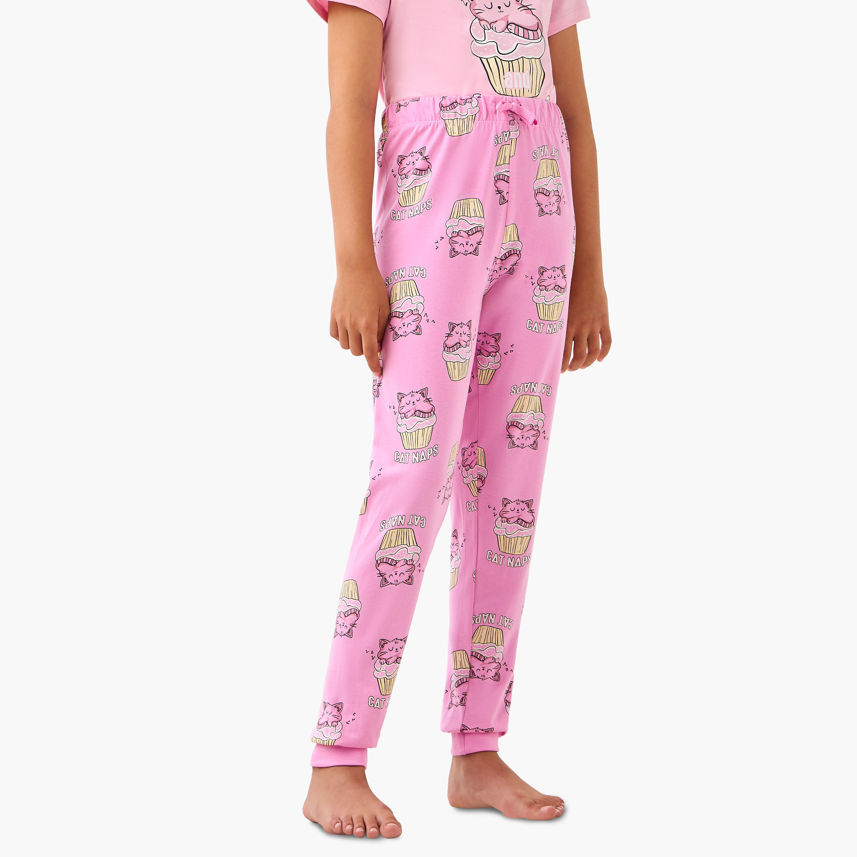 طقم بنطلون بيجاما وتيشيرت بطبعات قطة من جونيورز-girls-clothing-nightwear-image-3