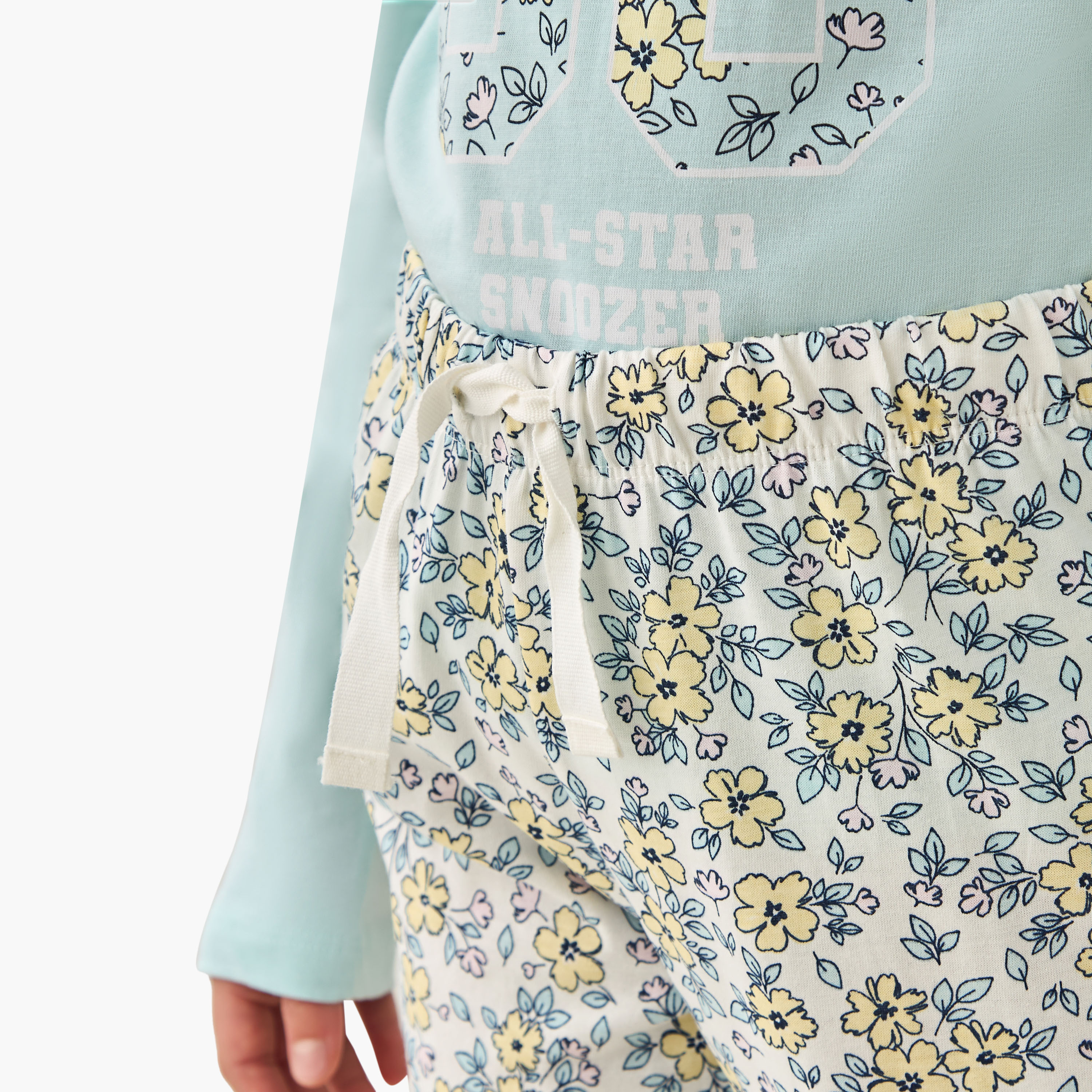 طقم بيجاما بأكمام طويلة وياقة مستديرة وبطبعات زهور للبنات من جونيورز - قطن-girls-clothing-winterwear-pyjamasets-image-1