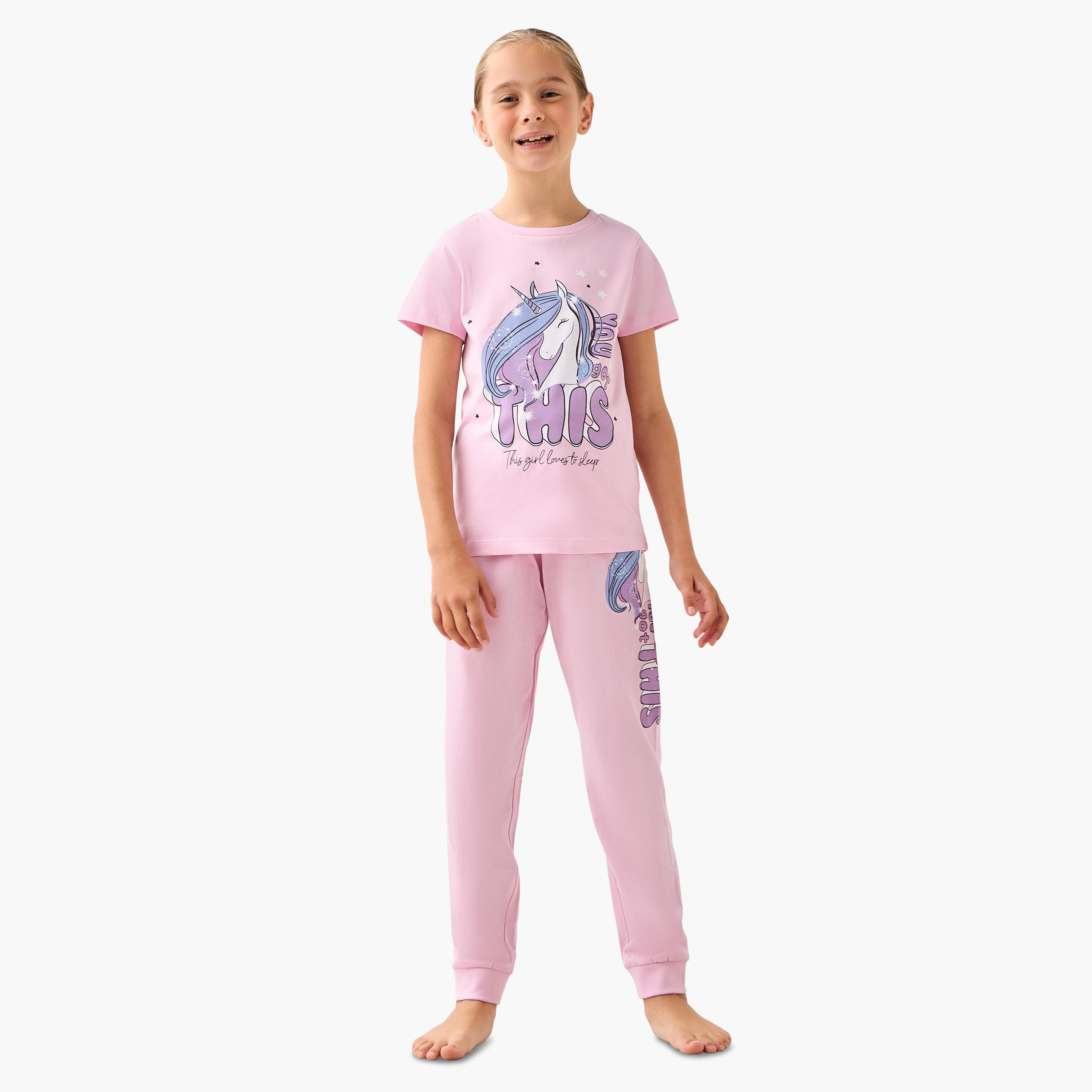 طقم بيجاما قطنية بياقة مستديرة وأكمام قصيرة وطبعات جرافيك من جونيورز – 3 قطع-girls-clothing-nightwear-image-6