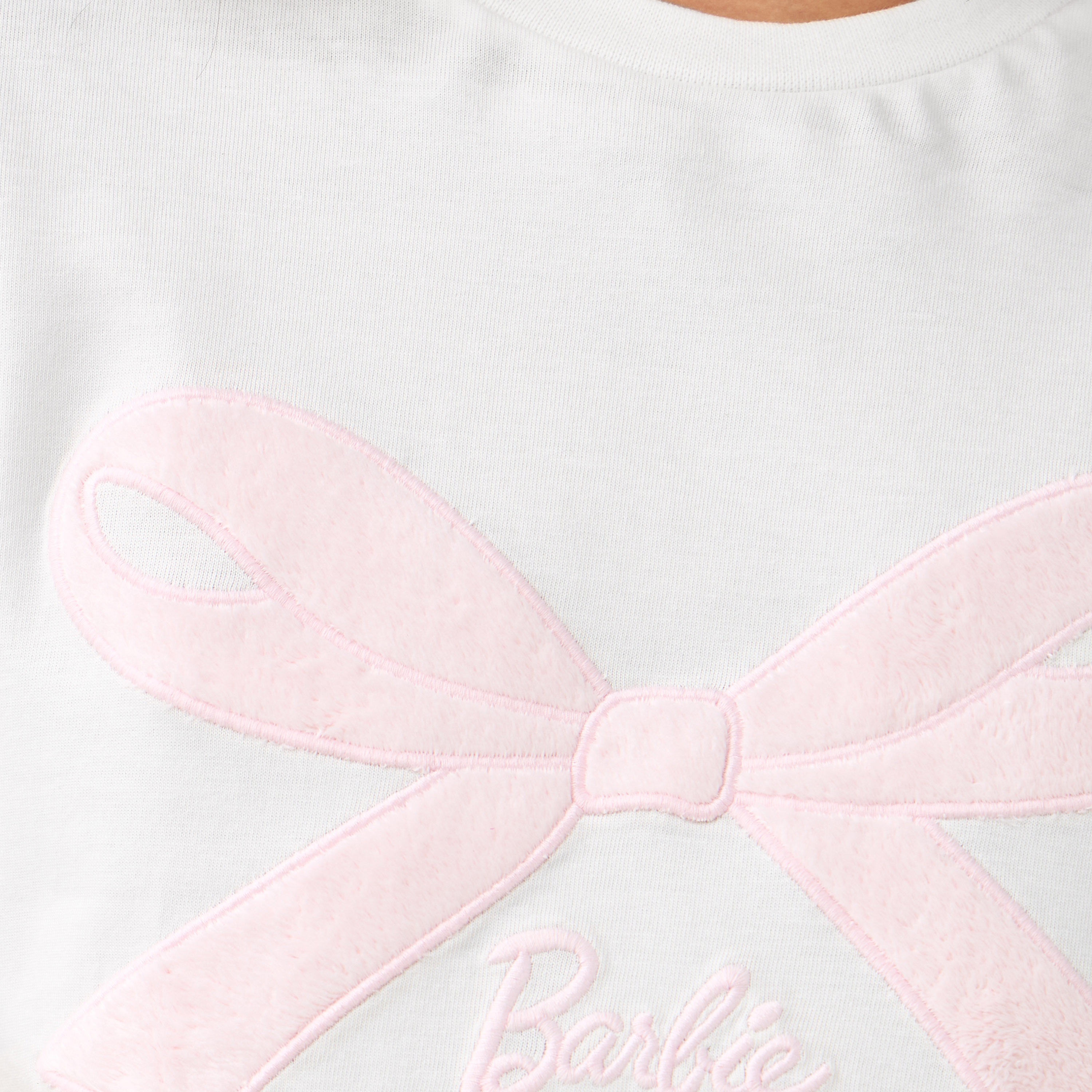 طقم بنطلون بيجاما وتيشيرت بتطريز شعار من باربي-girls-clothing-nightwear-image-6