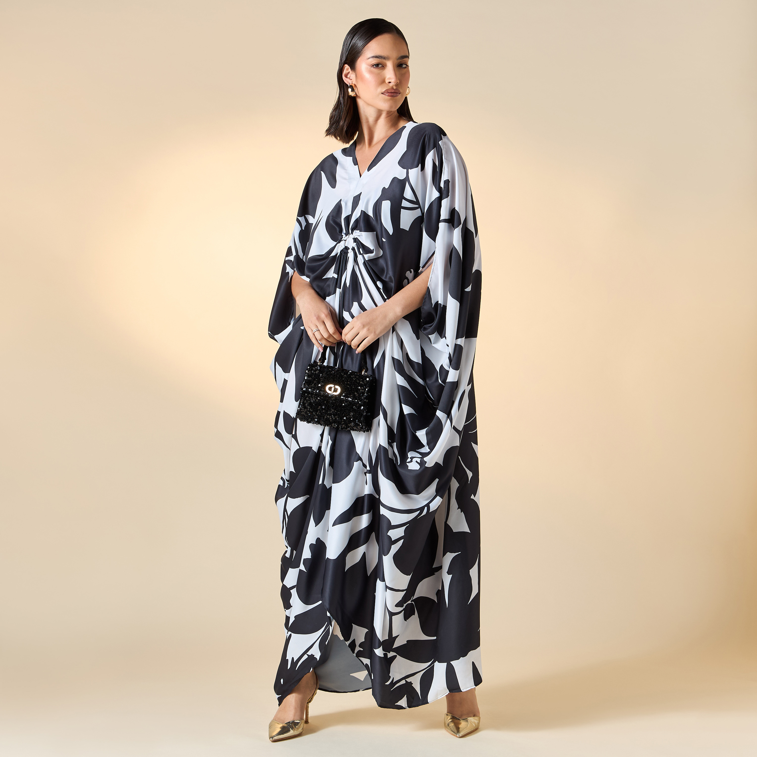 فستان قفطان بطبعات زهور وتفاصيل كشكش من فيور-women-clothing-dresses-image-3