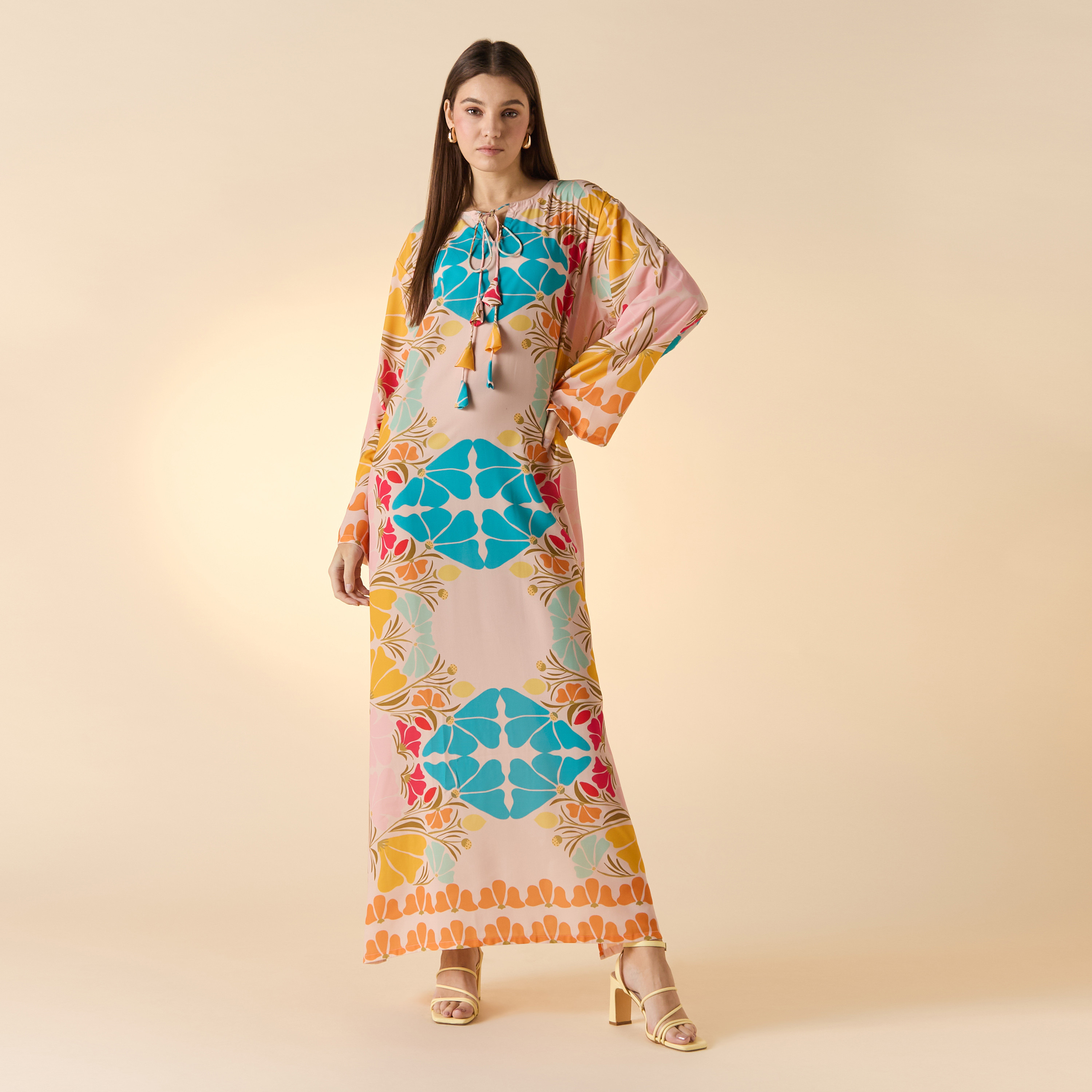 فستان بأكمام طويلة وتفاصيل أربطة وطبعات من فيور-women-clothing-dresses-image-1