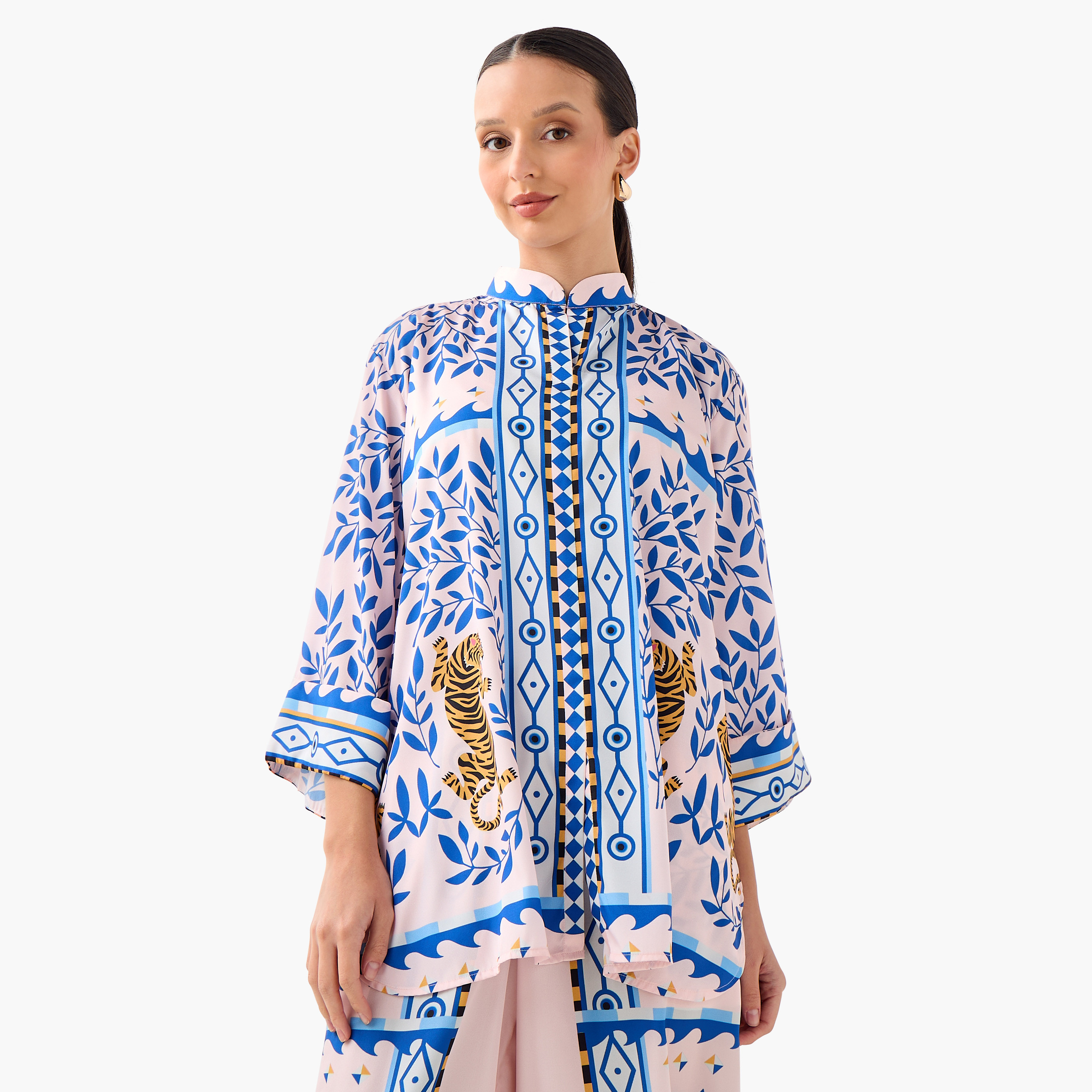طقم بلوزة بياقة ماندارين وبنطلون بلازو بطبعات أوراق شجر من فيور-women-clothing-coordsets-image-3