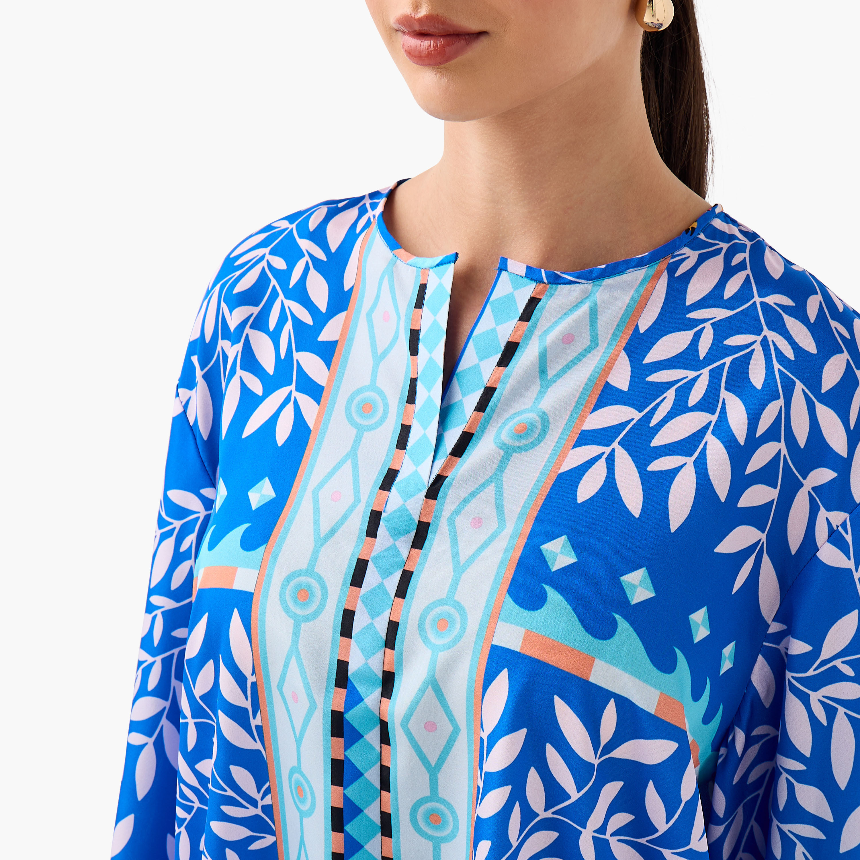 طقم بلوزة بياقة ماندارين وبنطلون بلازو بطبعات أوراق شجر من فيور-women-clothing-coordsets-image-11
