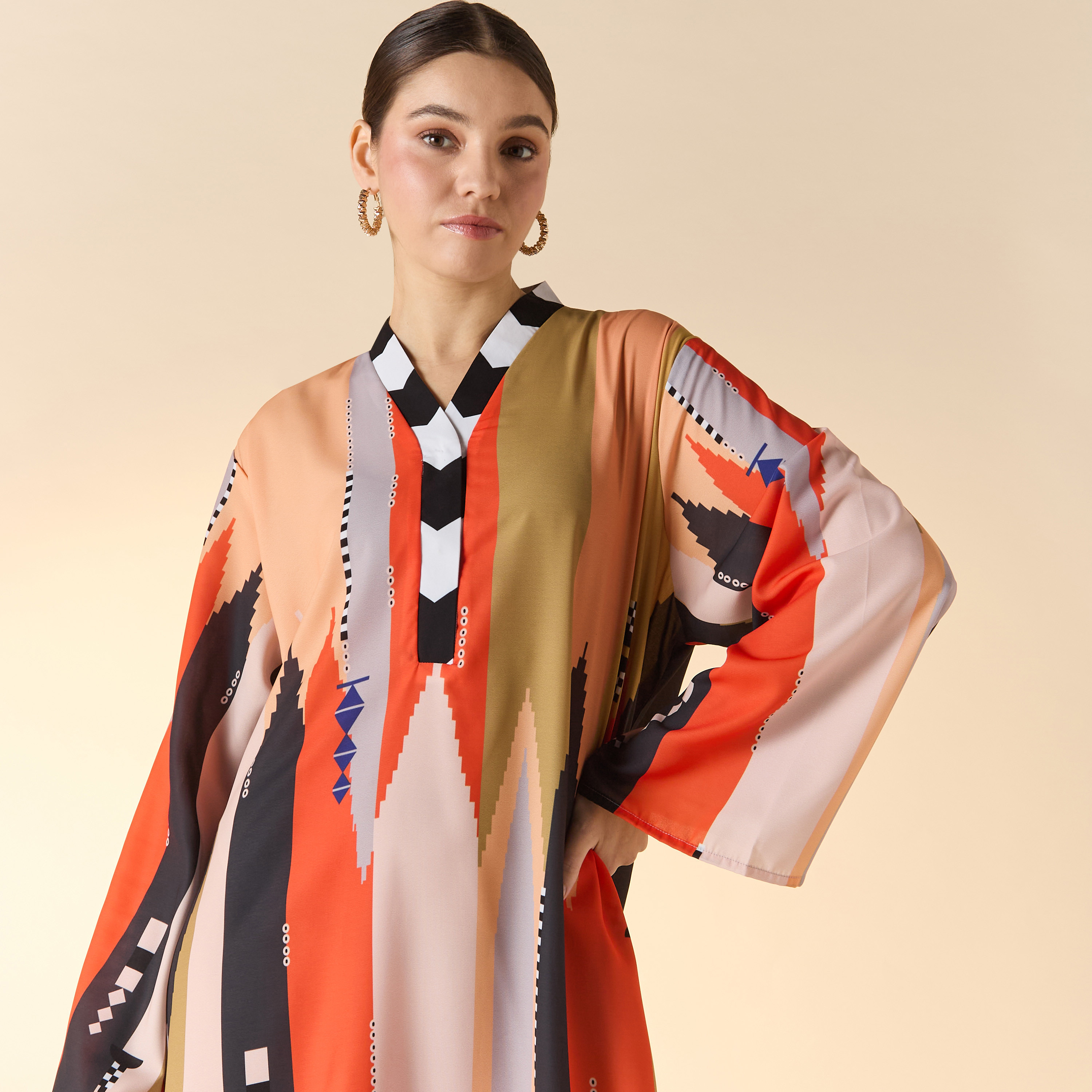 فستان بطبعات وياقة V وأكمام طويلة من فيور-women-clothing-dresses-image-4