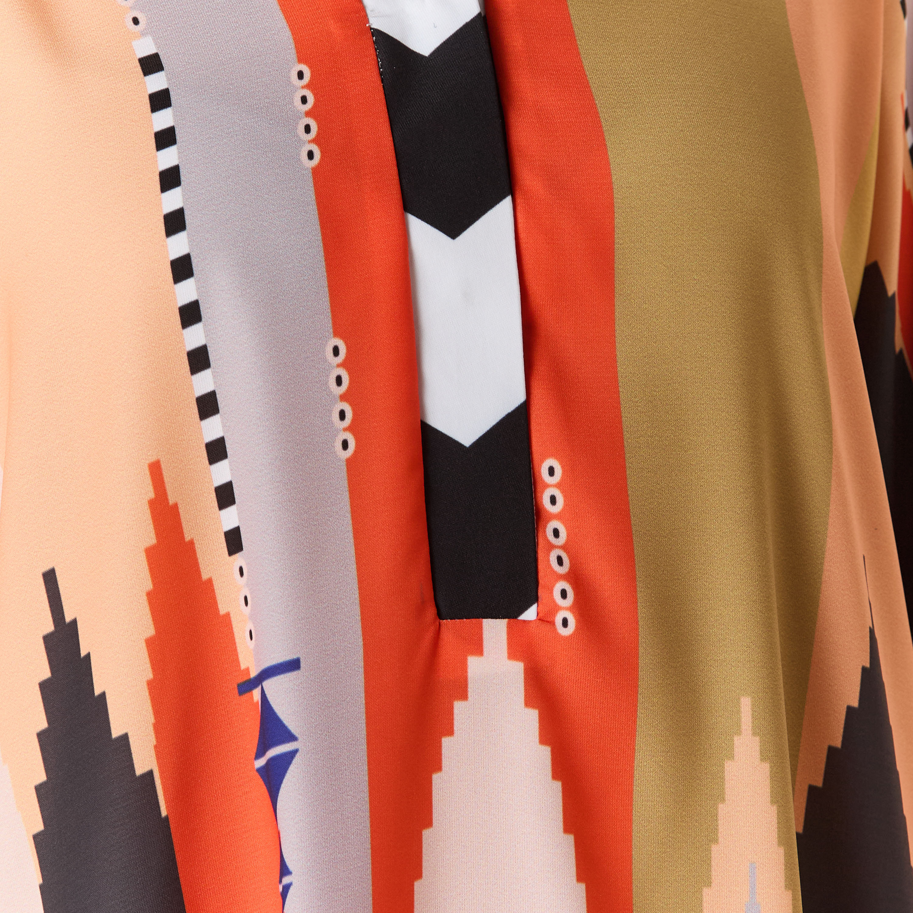 فستان بطبعات وياقة V وأكمام طويلة من فيور-women-clothing-dresses-image-5