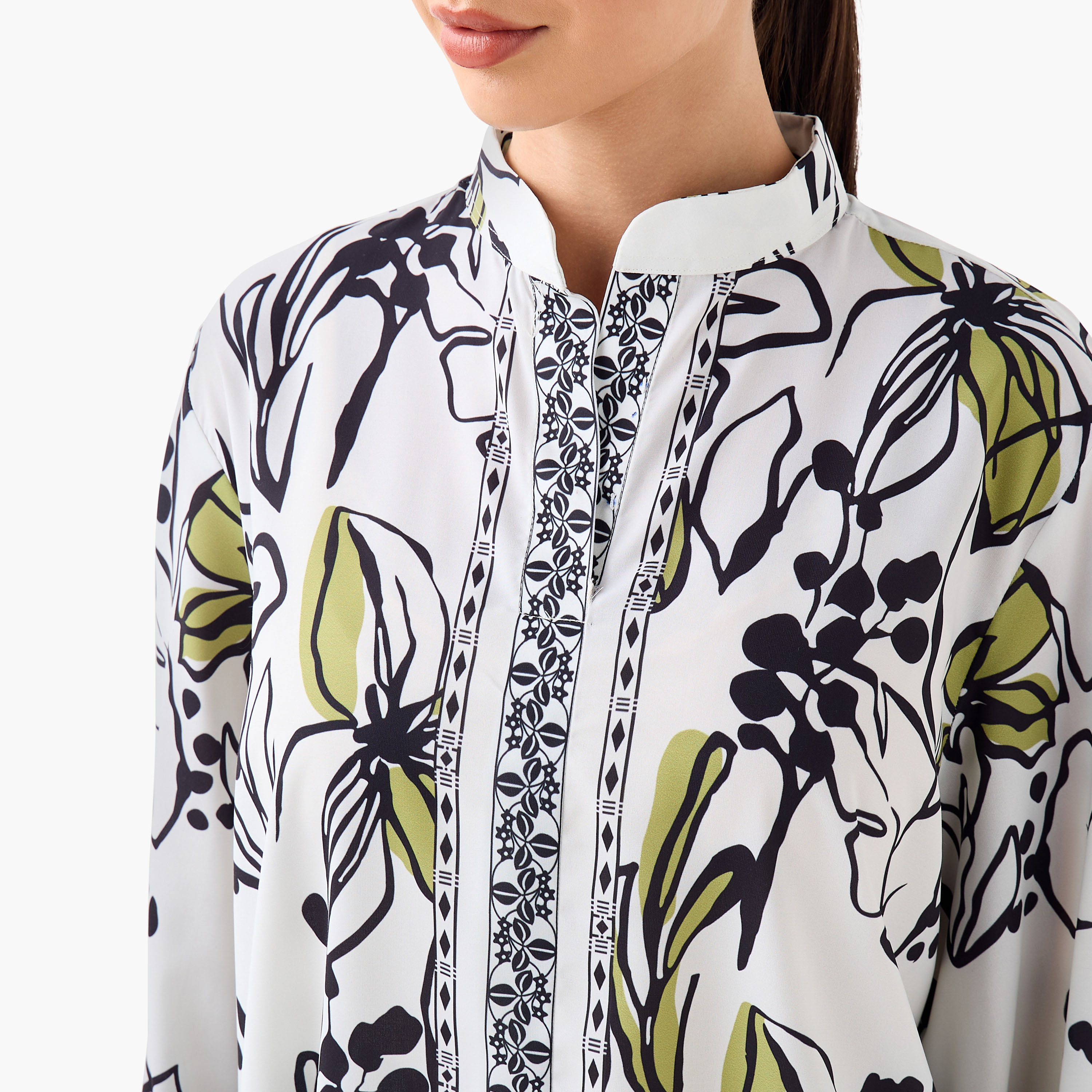 طقم بلوزة بياقة ماندارين وطبعات زهرية مع بنطلون قصير من فيور-women-clothing-coordsets-image-5