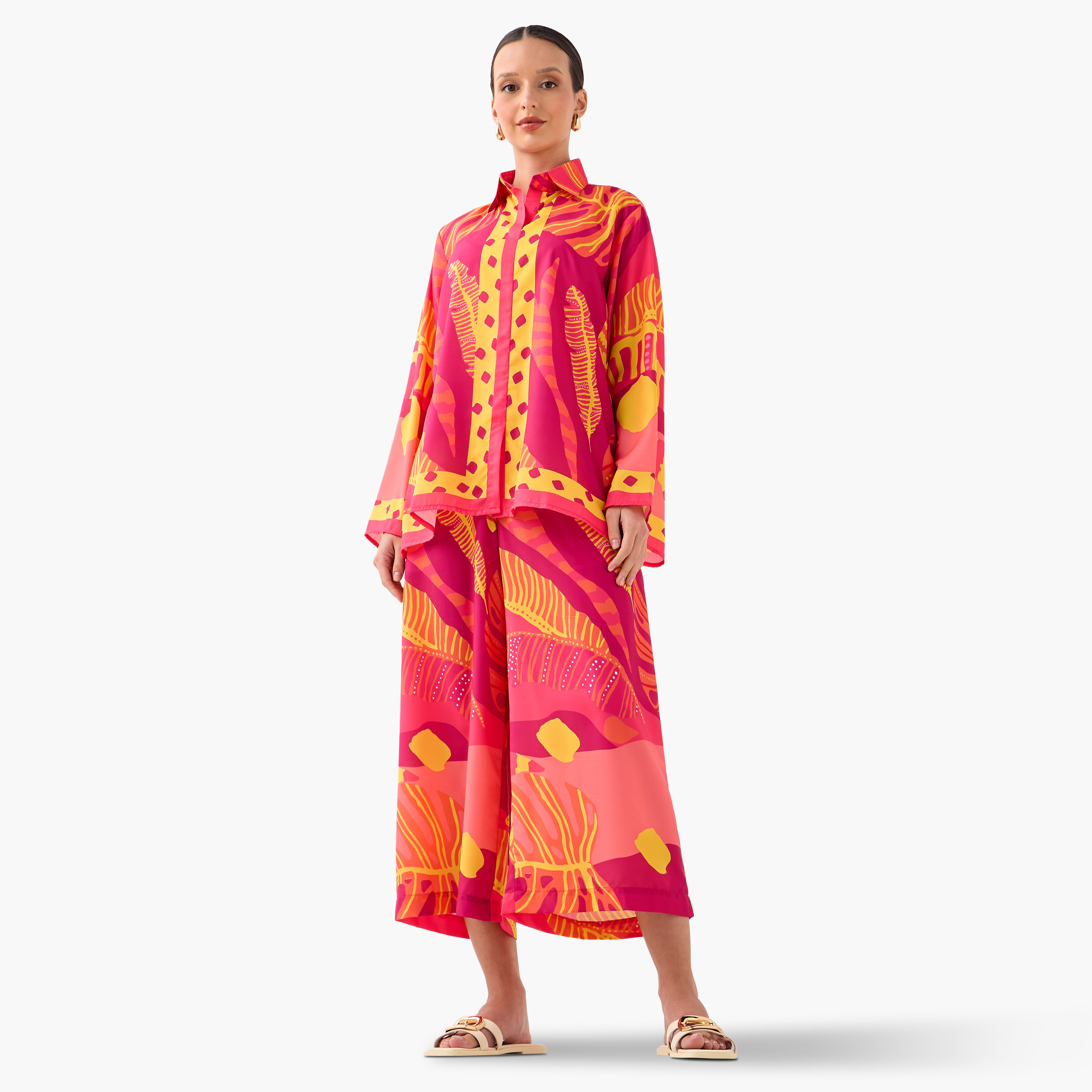 طقم قميص وبنطلون قصير بطبعات كاملة من فيور-women-clothing-coordsets-image-1