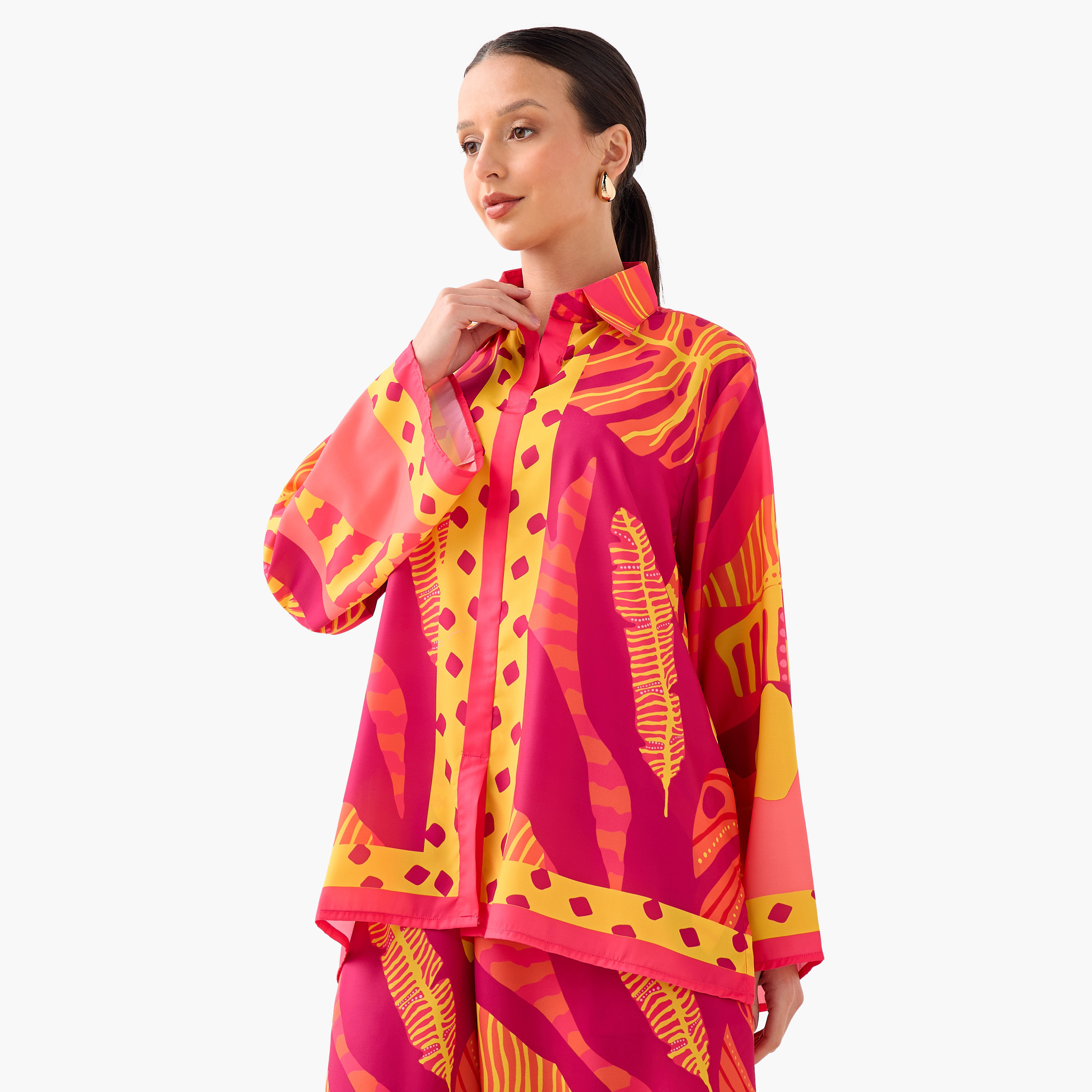 طقم قميص وبنطلون قصير بطبعات كاملة من فيور-women-clothing-coordsets-image-3