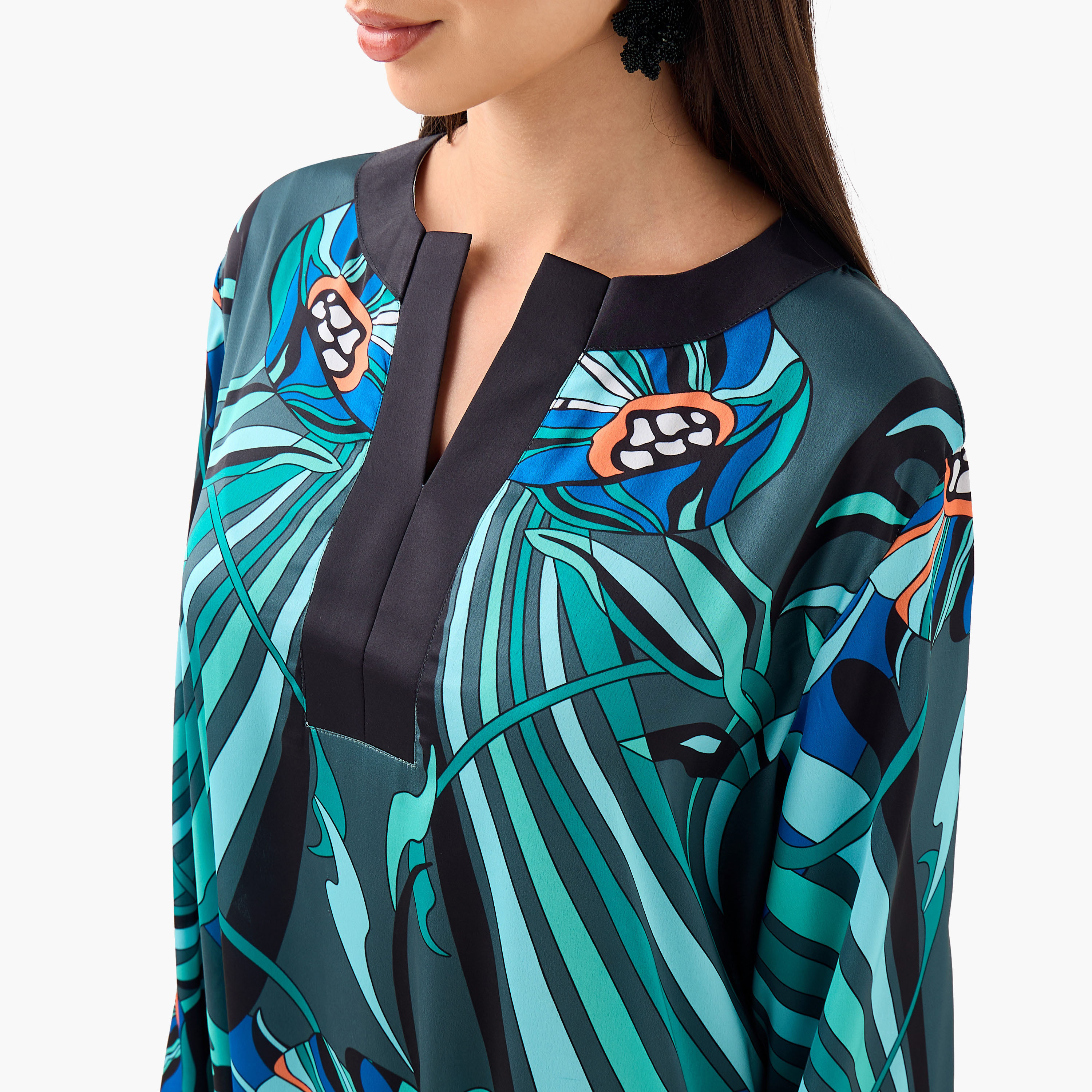 فستان بياقة مشقوقة وأكمام طويلة وطبعات من فيور-women-clothing-dresses-image-4
