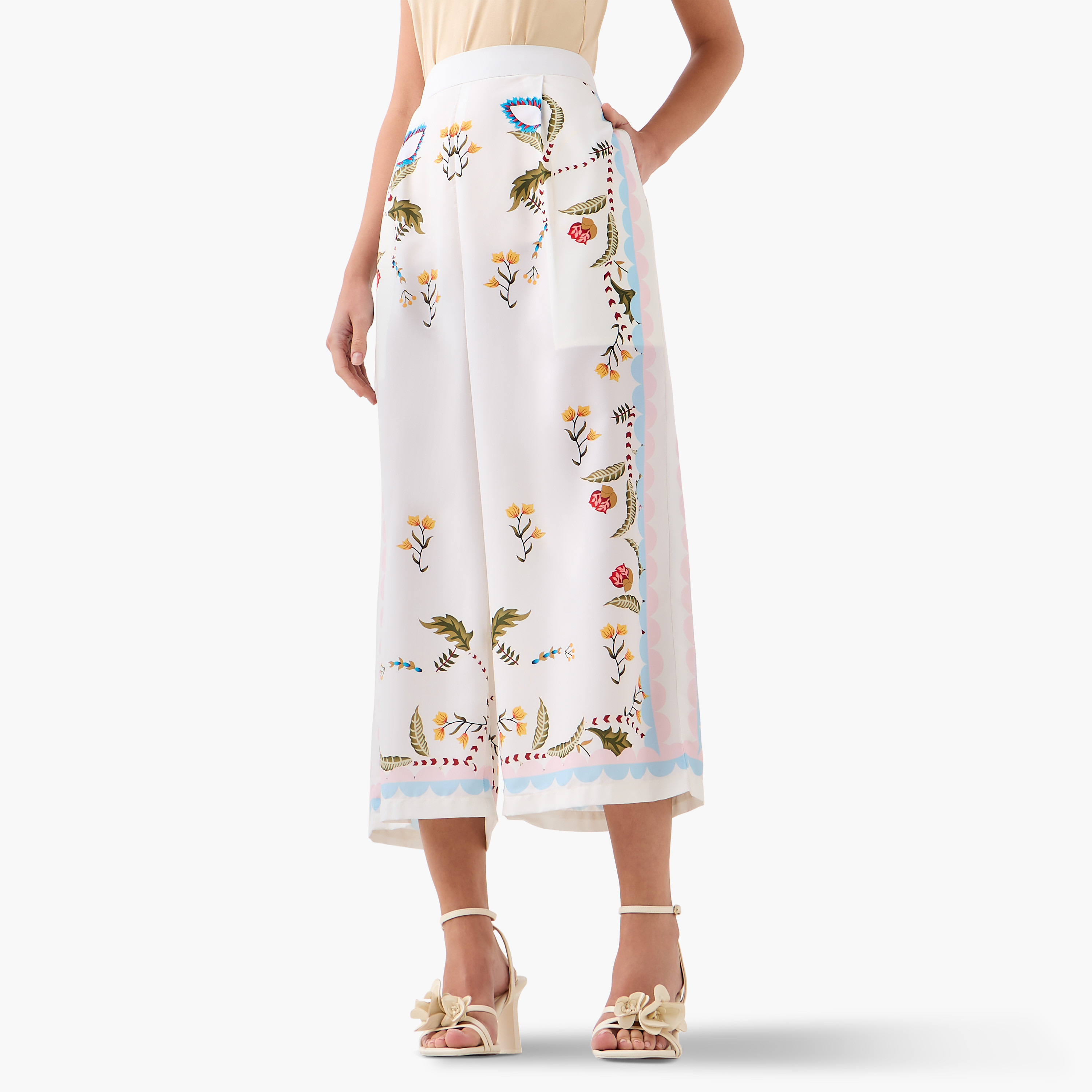 طقم بلوزة مع بنطلون قصير بطبعات من فيور-women-clothing-coordsets-image-4