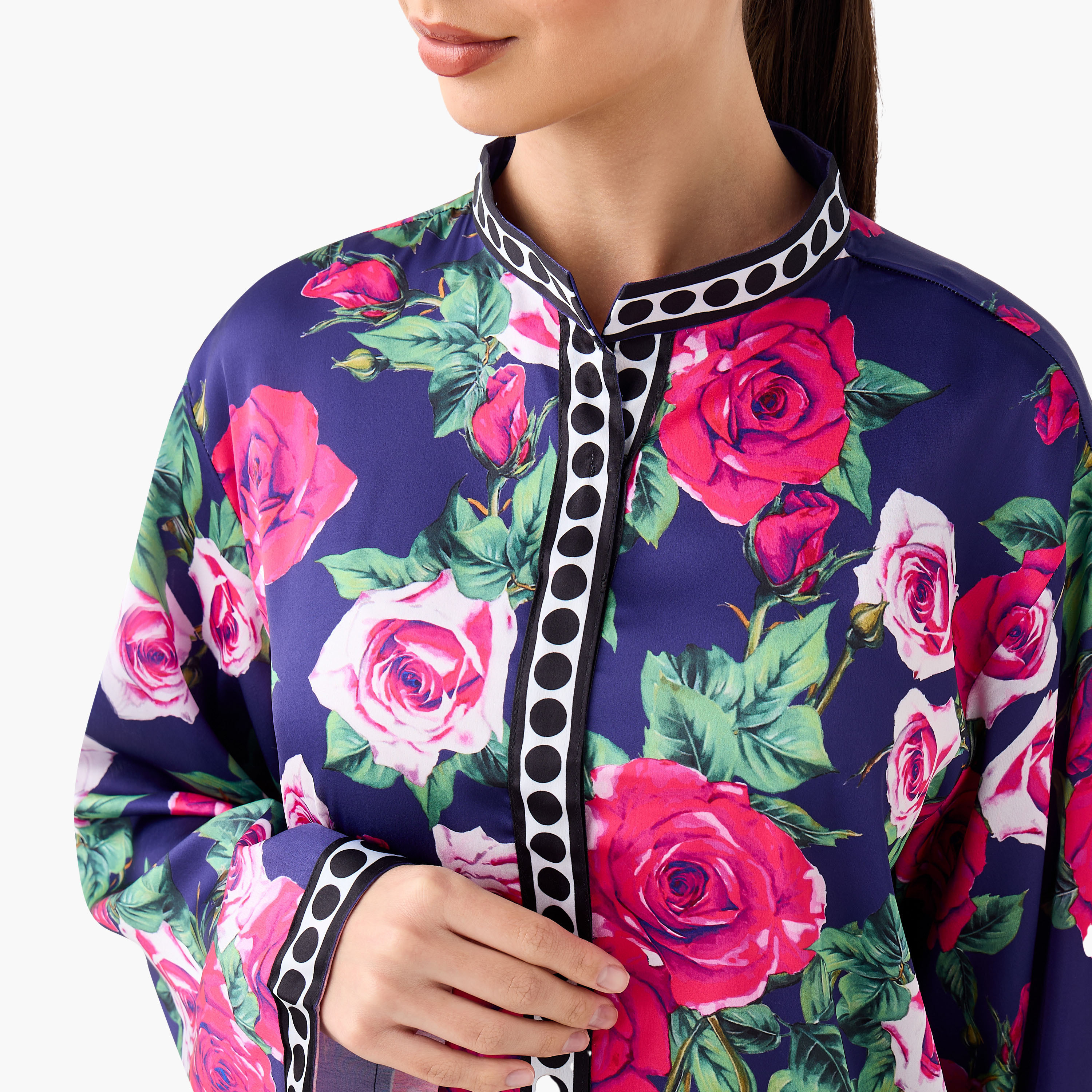 طقم بلوزة بياقة ماندارين وطبعات زهرية مع بنطلون قصير من فيور-women-clothing-coordsets-image-5