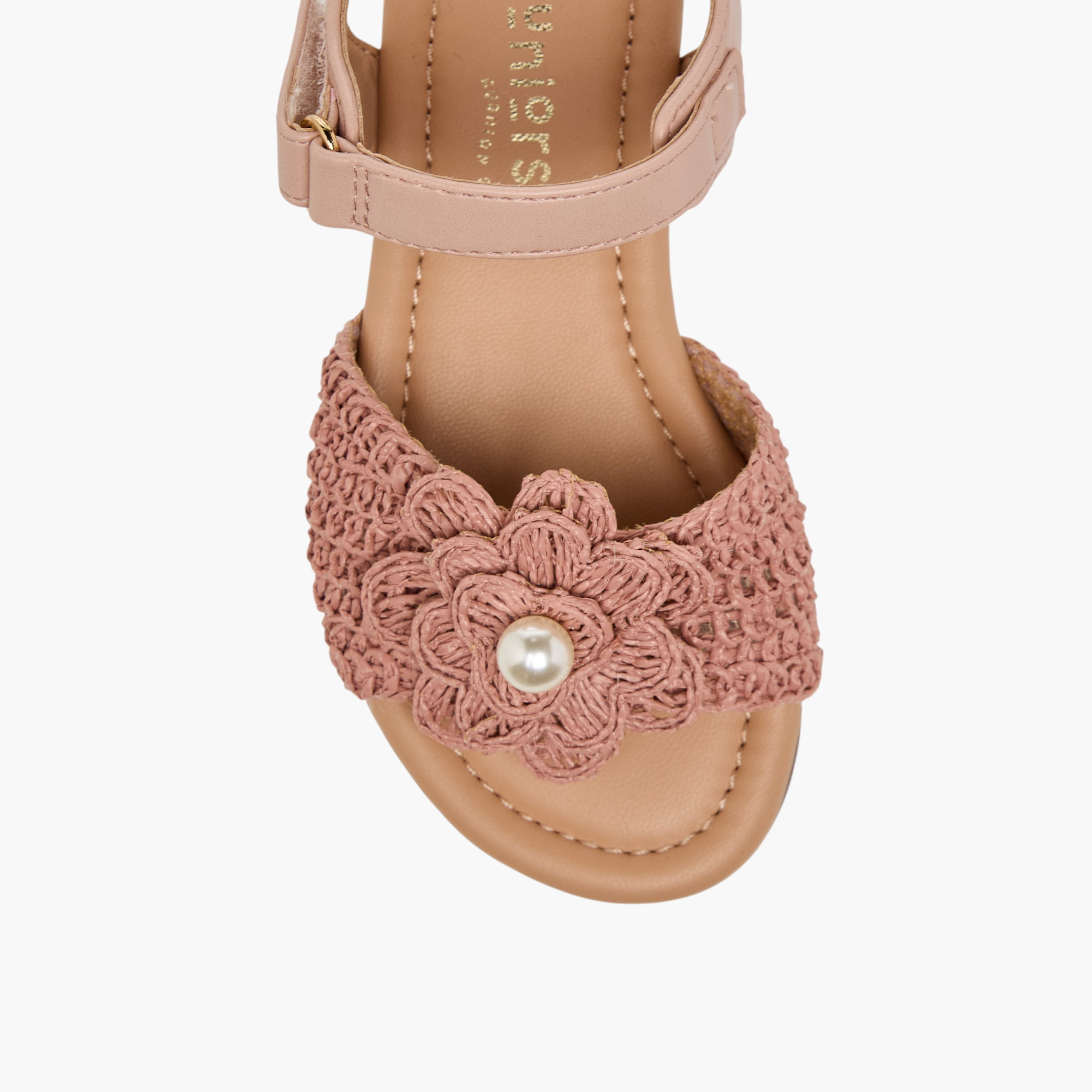 صندل بتفاصيل كروشيه مزين باللؤلؤ للبنات من جونيورز-girls-shoes-sandals-image-3