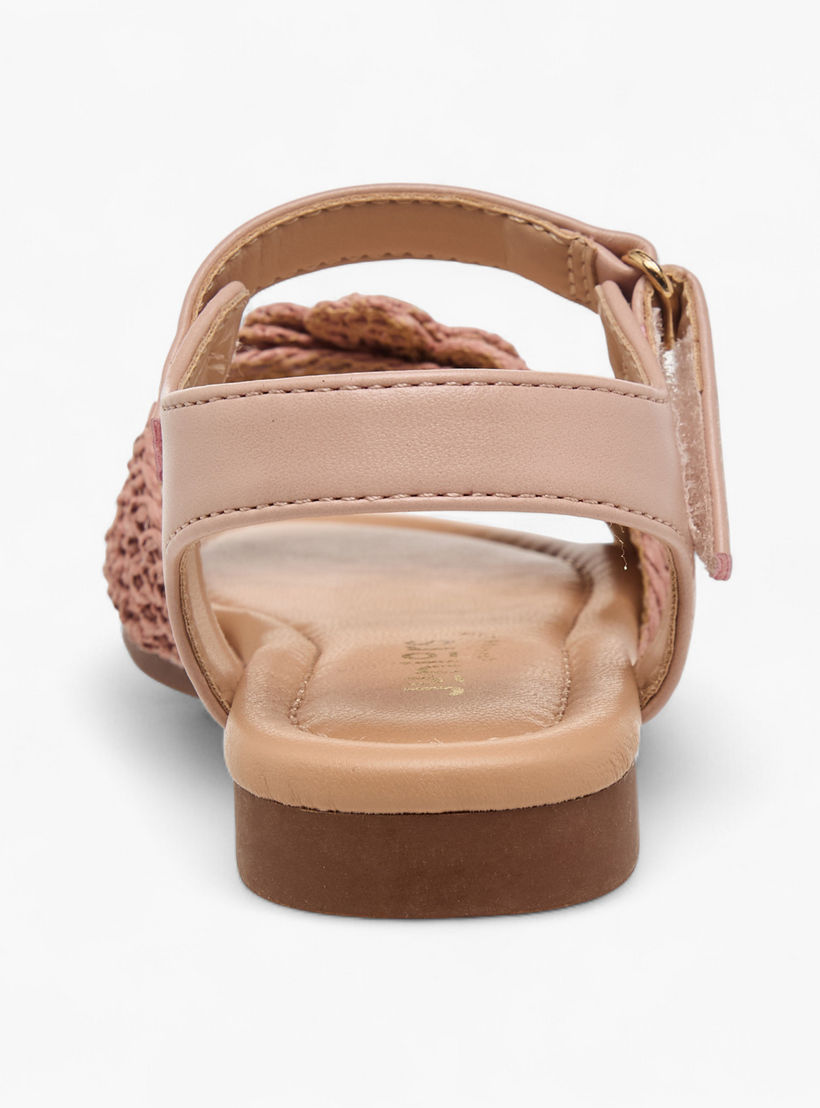 صندل بتفاصيل كروشيه مزين باللؤلؤ للبنات من جونيورز-girls-shoes-sandals-image-4