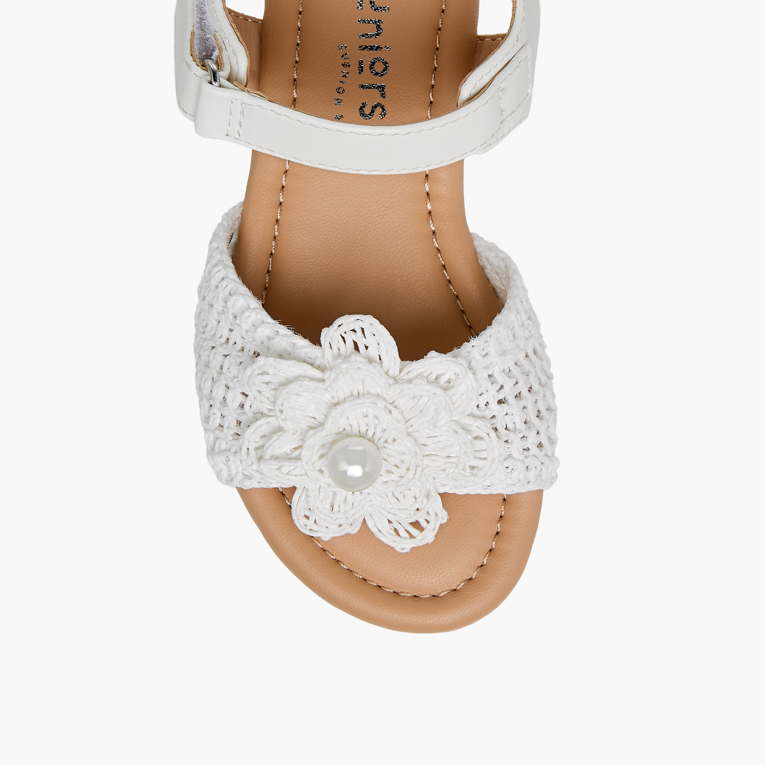 صندل بتفاصيل كروشيه مزين باللؤلؤ للبنات من جونيورز-girls-shoes-sandals-image-3