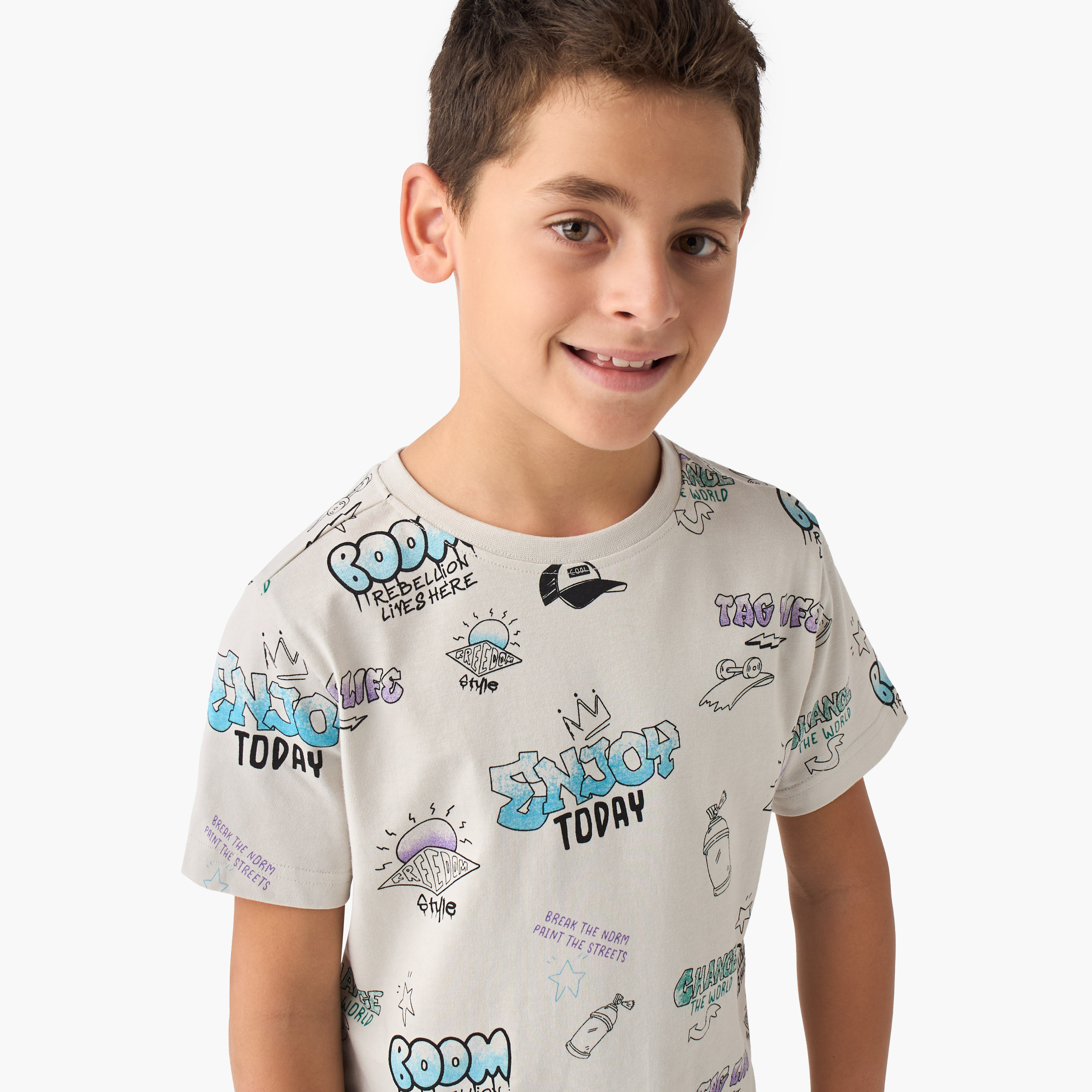 تيشيرت بياقة مستديرة بطبعات جرافيتي - قطن - أكمام قصيرة أولاد من جونيورز-boys-clothing-tshirtsandpolos-image-4