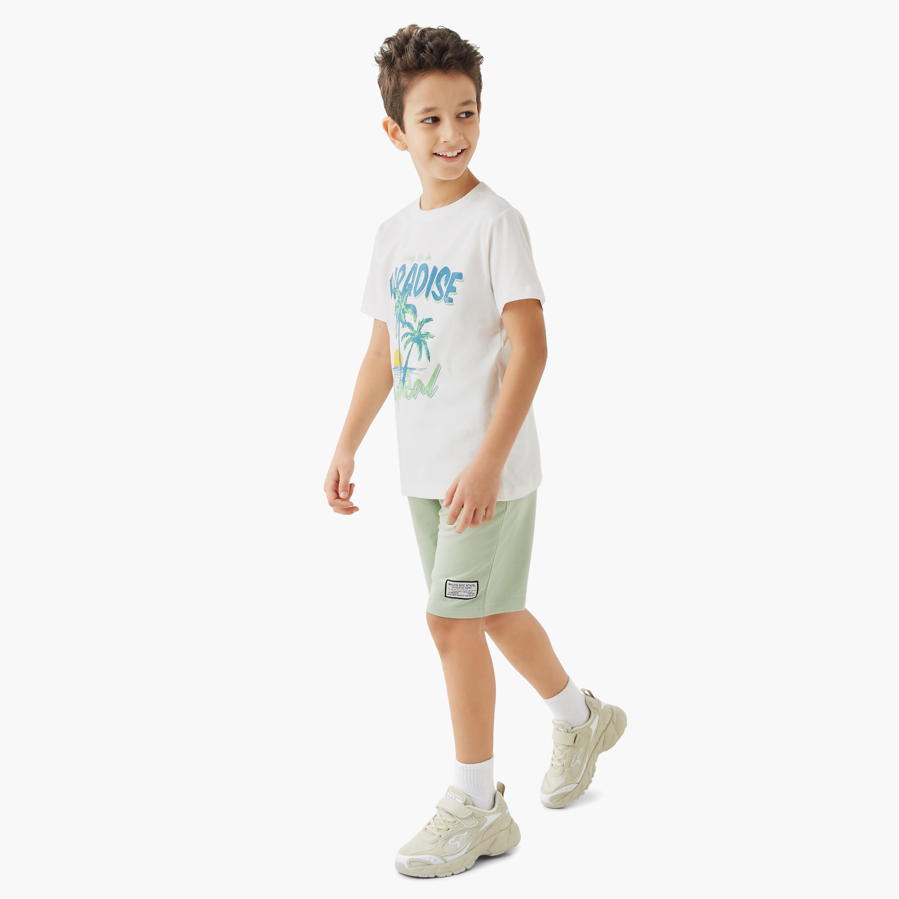 شورت بتفاصيل زخارف وبرباط إغلاق وجيوب من جونيورز-boys-clothing-bottoms-shorts-image-4