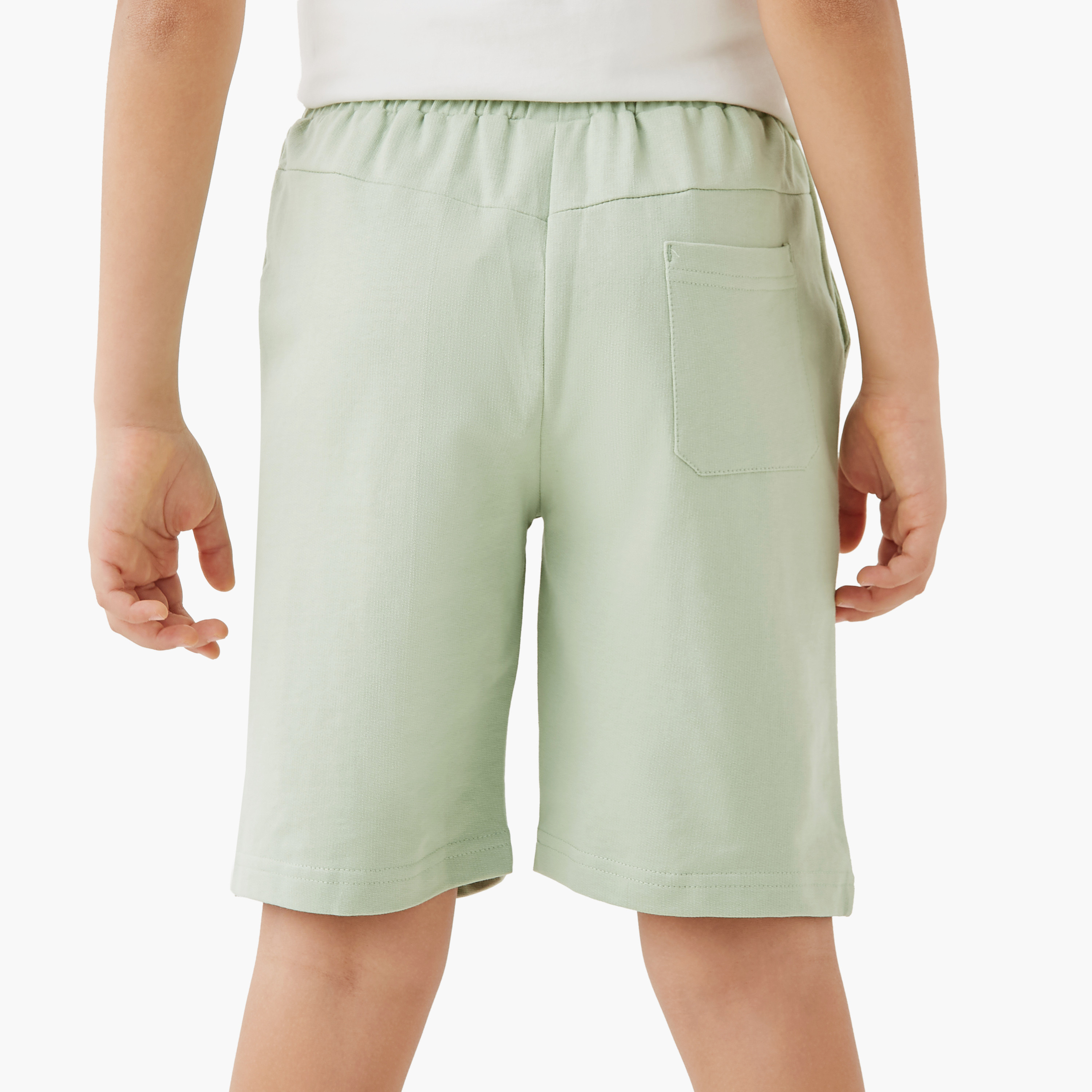 شورت بتفاصيل زخارف وبرباط إغلاق وجيوب من جونيورز-boys-clothing-bottoms-shorts-image-3