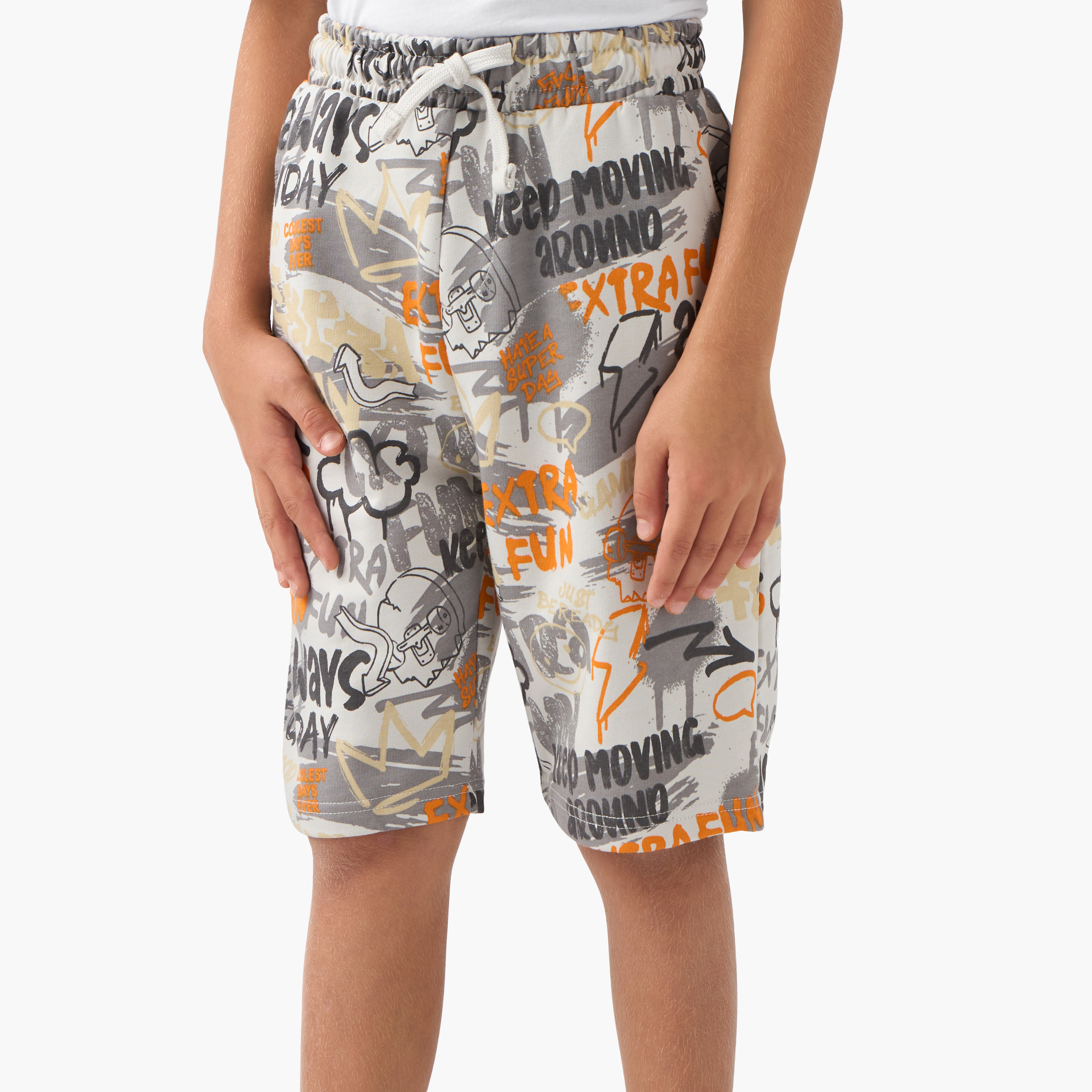 شورت برباط إغلاق وجيوب وطبعات من جونيورز-boys-clothing-bottoms-shorts-image-1
