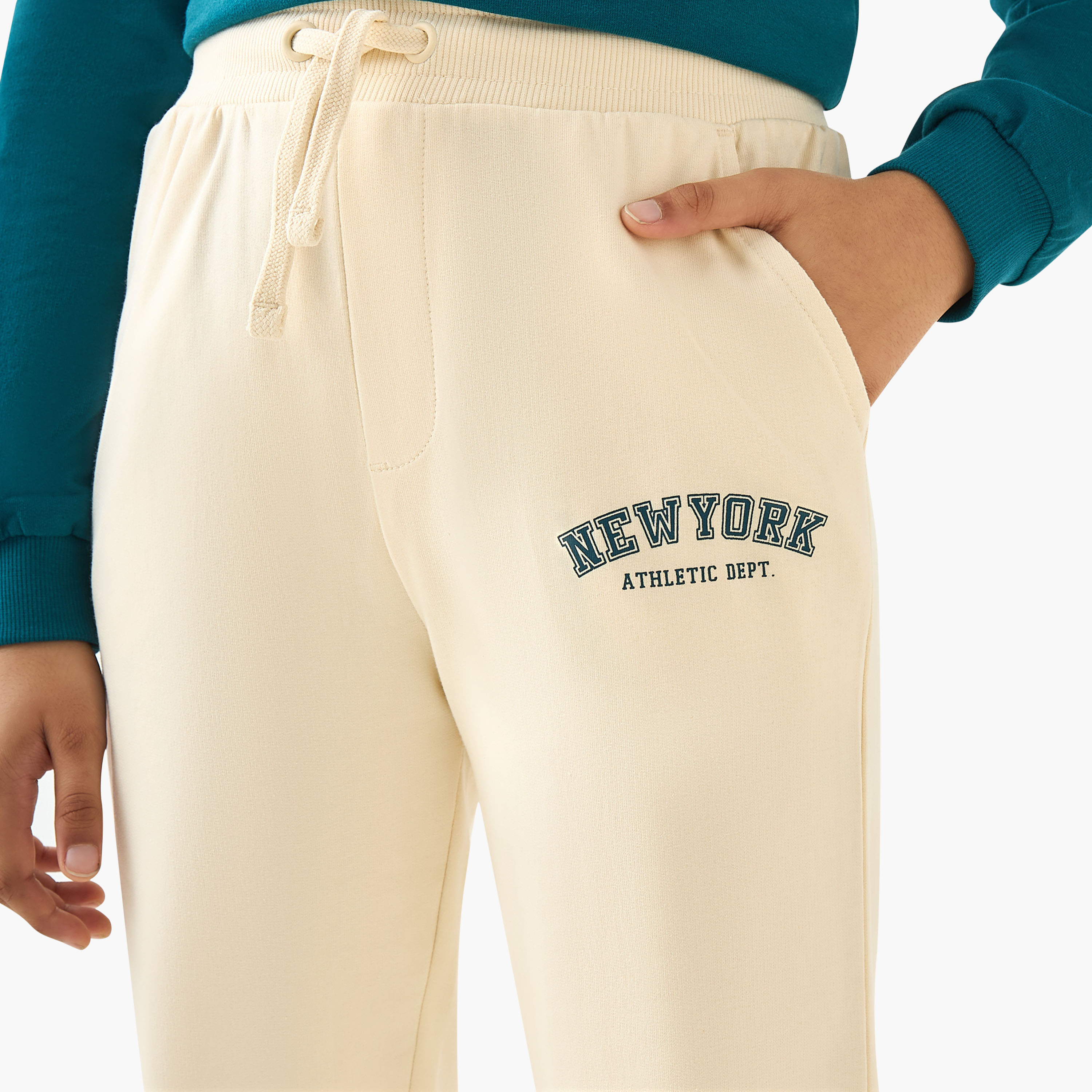 Juniors Typographic Print Joggers with Drawstring Closure and Pockets-boys-clothing-bottoms-joggersandtrackpants-image-4