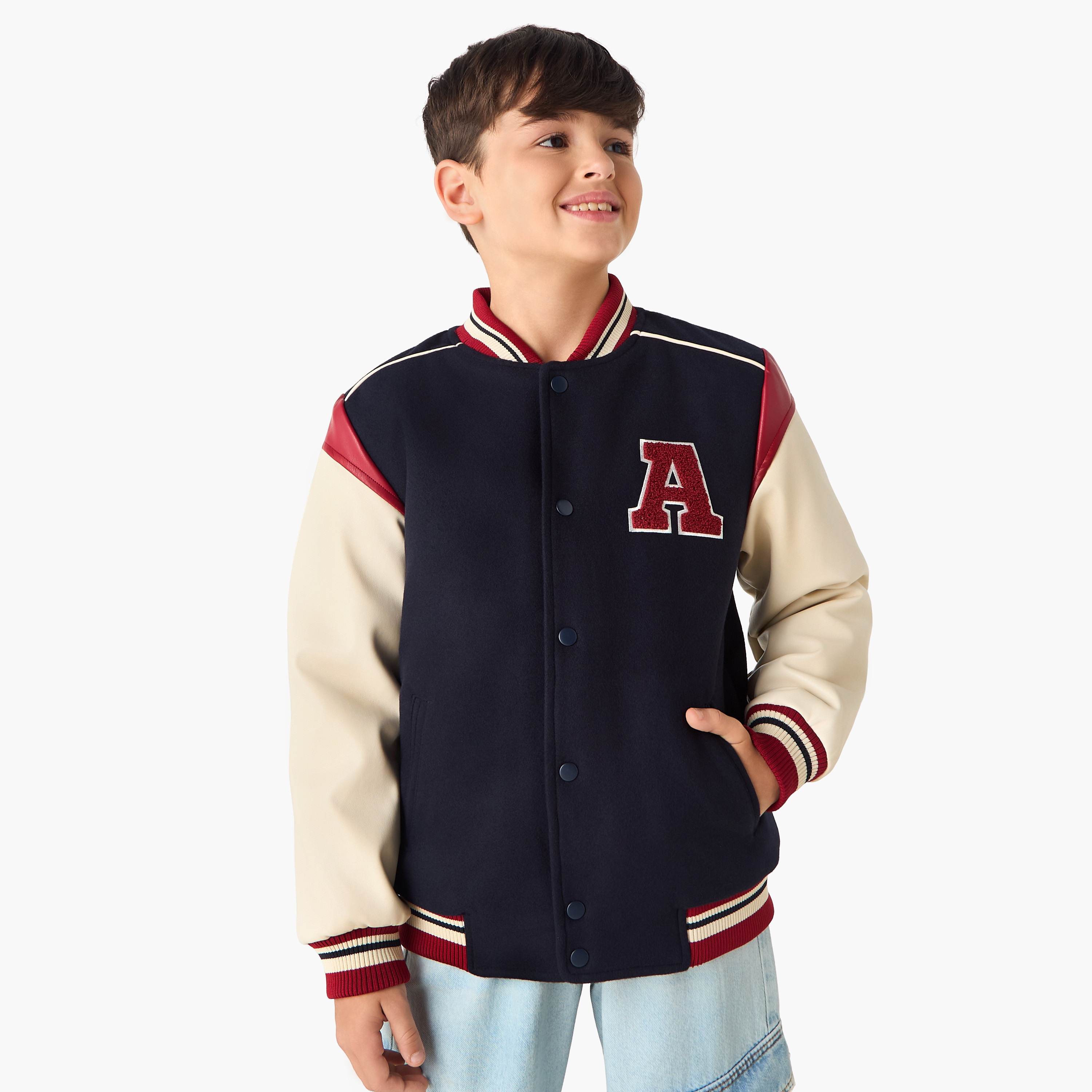 جاكيت جونيورز ثقيل بياقة ماندرين وأكمام طويلة مزين بحروف أبجدية-boys-clothing-jacketsandcoats-image-1