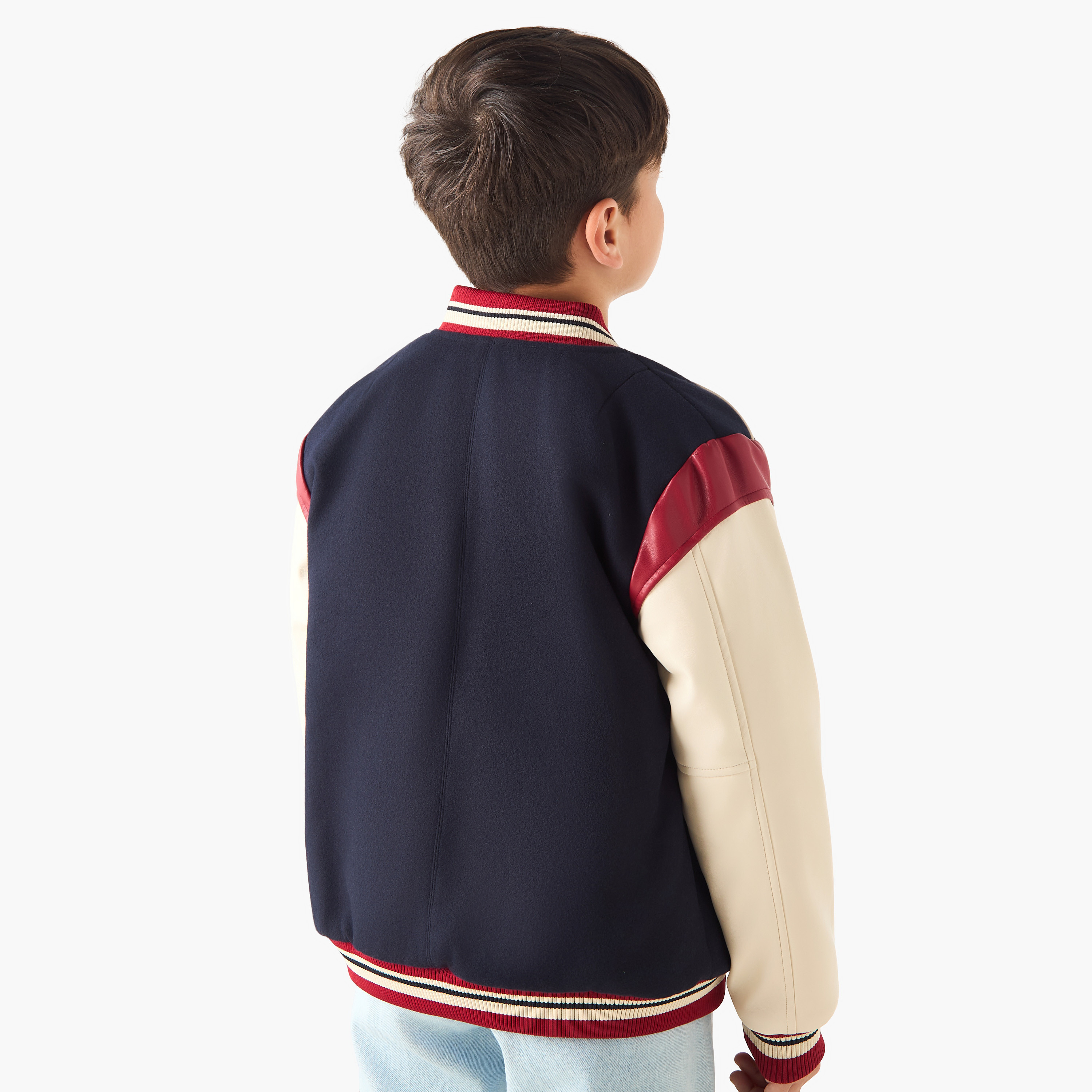 جاكيت جونيورز ثقيل بياقة ماندرين وأكمام طويلة مزين بحروف أبجدية-boys-clothing-jacketsandcoats-image-3
