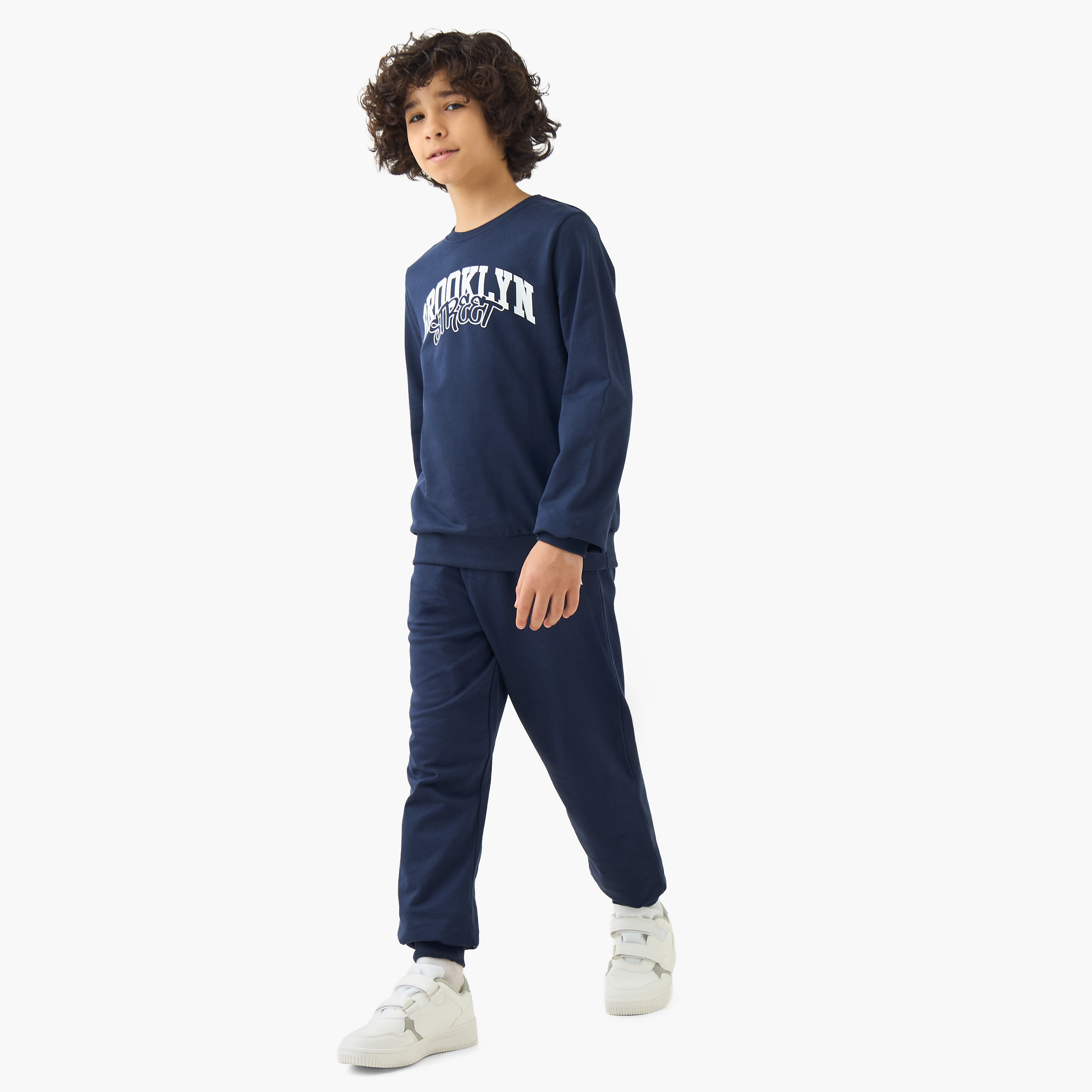 سويت شيرت قطن بياقة ضيقة وأكمام طويلة وطبعات للأولاد من جونيورز-boys-clothing-winterwear-sweatshirts-image-2