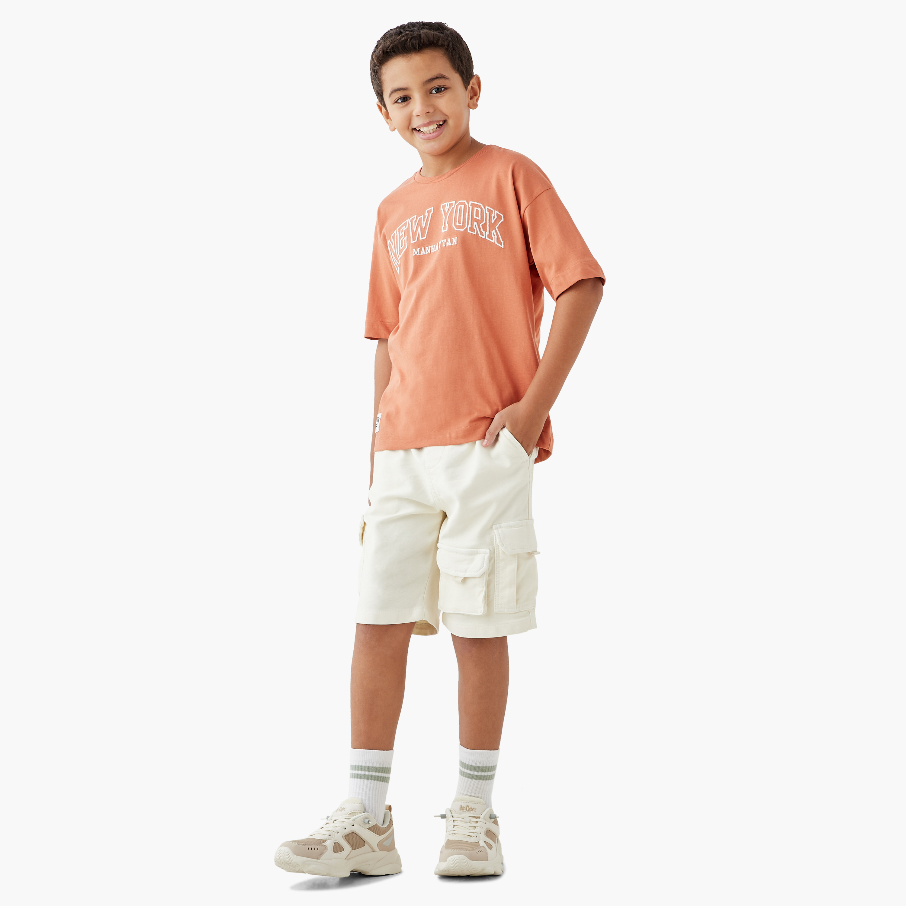 تيشيرت بياقة ضيقة وأكمام قصيرة وطبعات من جونيورز-boys-clothing-tshirtsandpolos-image-2