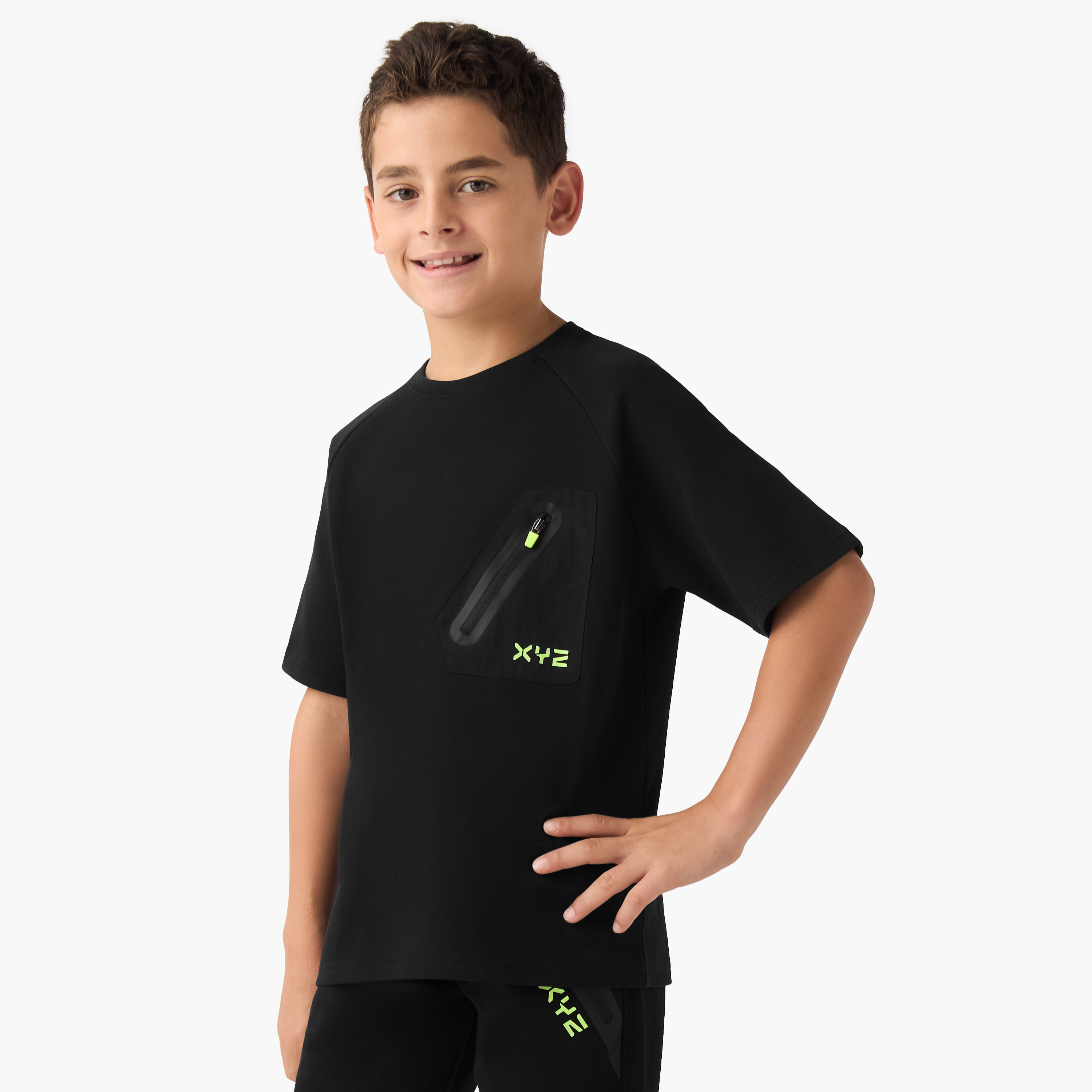 تيشيرت للأولاد بياقة ضيقة وجيب وأكمام قصيرة من مزيج القطن من إكس واي زي-boys-clothing-sportswear-tops-image-5