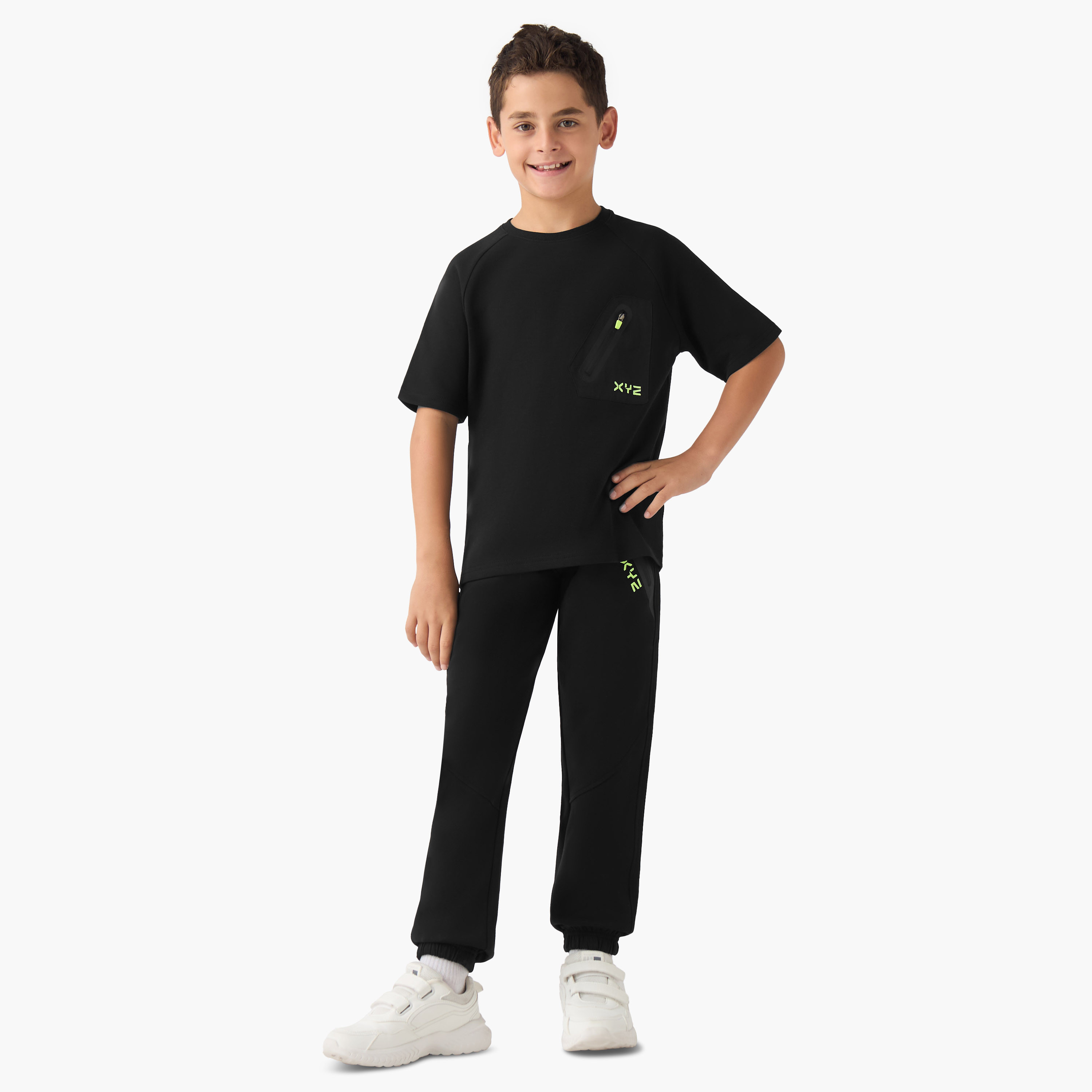 تيشيرت للأولاد بياقة ضيقة وجيب وأكمام قصيرة من مزيج القطن من إكس واي زي-boys-clothing-sportswear-tops-image-4