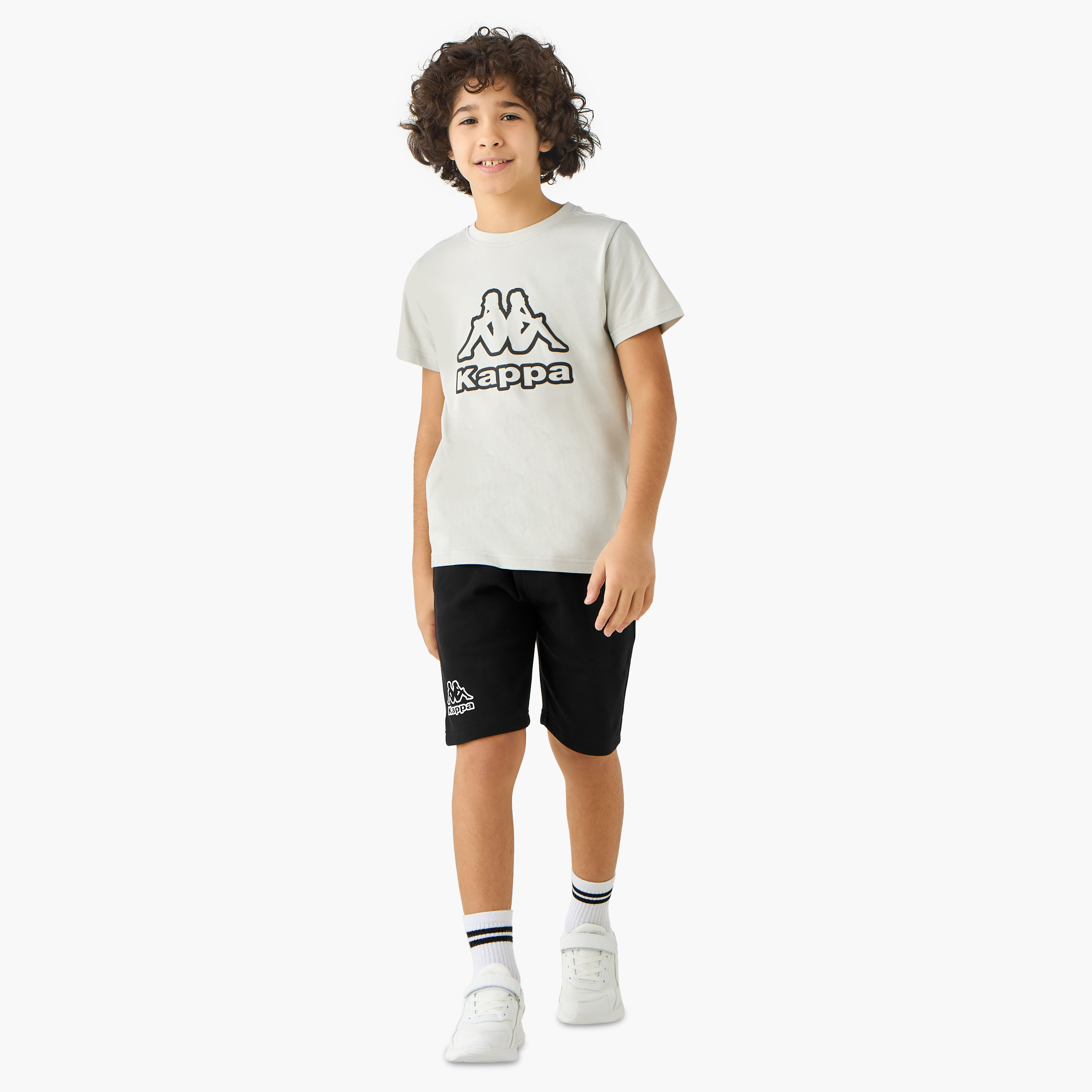 تيشيرت بياقة ضيقة وطبعات شعار من كابا-sports-boys-clothing-tops-image-2