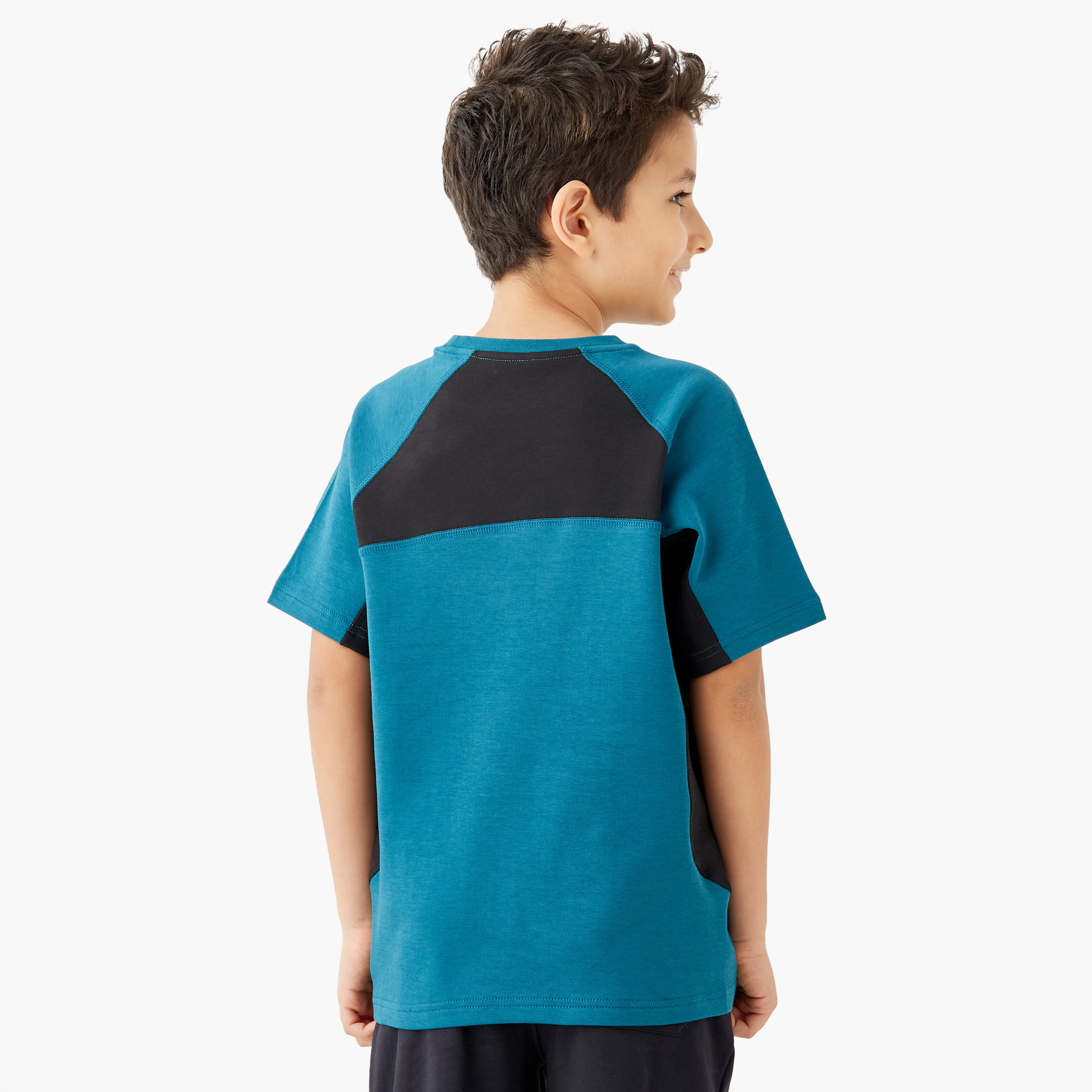 Kappa Logo Print T-shirt with Crew Neck and Raglan Sleeves-boys-clothing-sportswear-tops-image-3