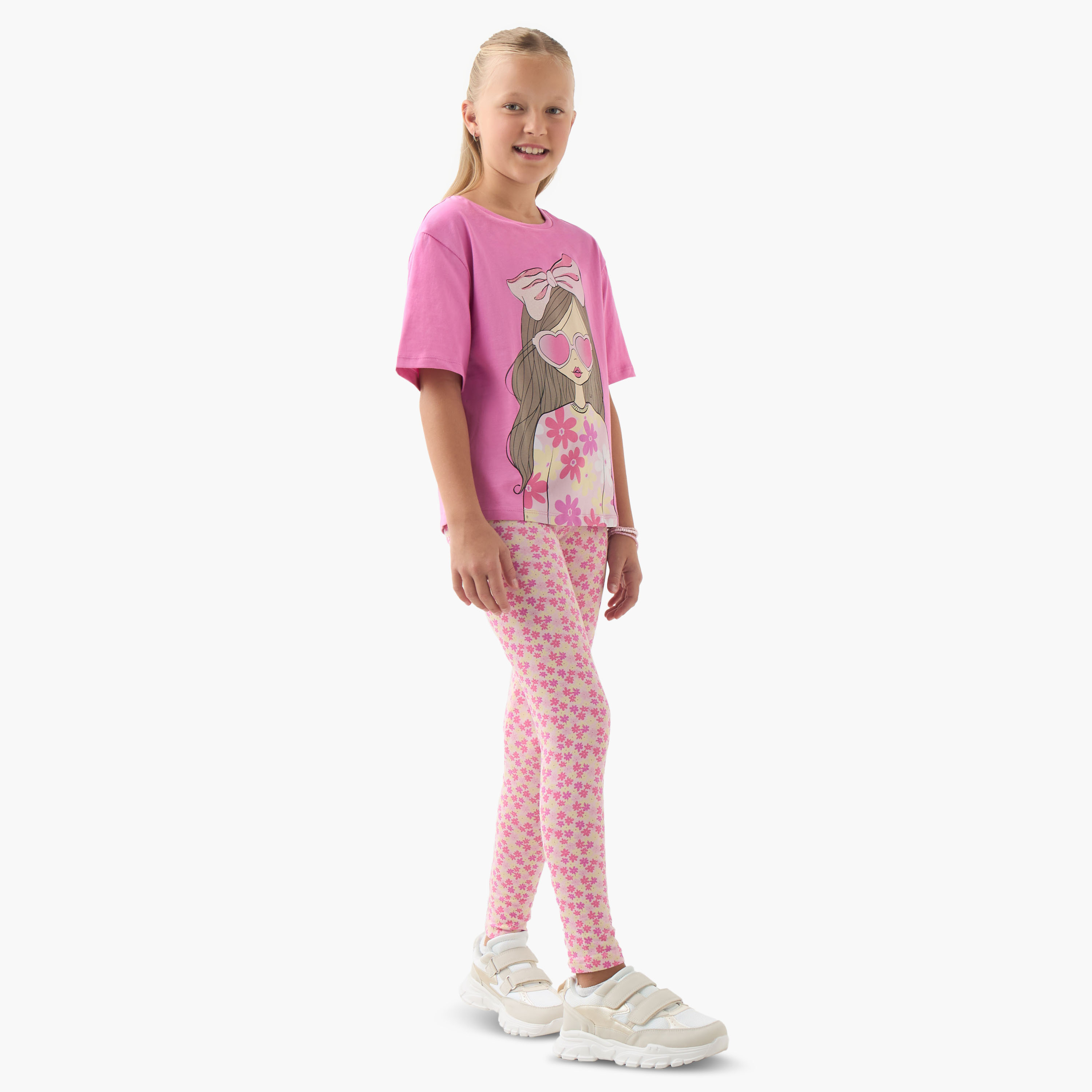 تيشيرت بياقة مستديرة وأكمام قصيرة وطبعات جرافيك للبنات من جونيورز-girls-clothing-tshirts-image-2