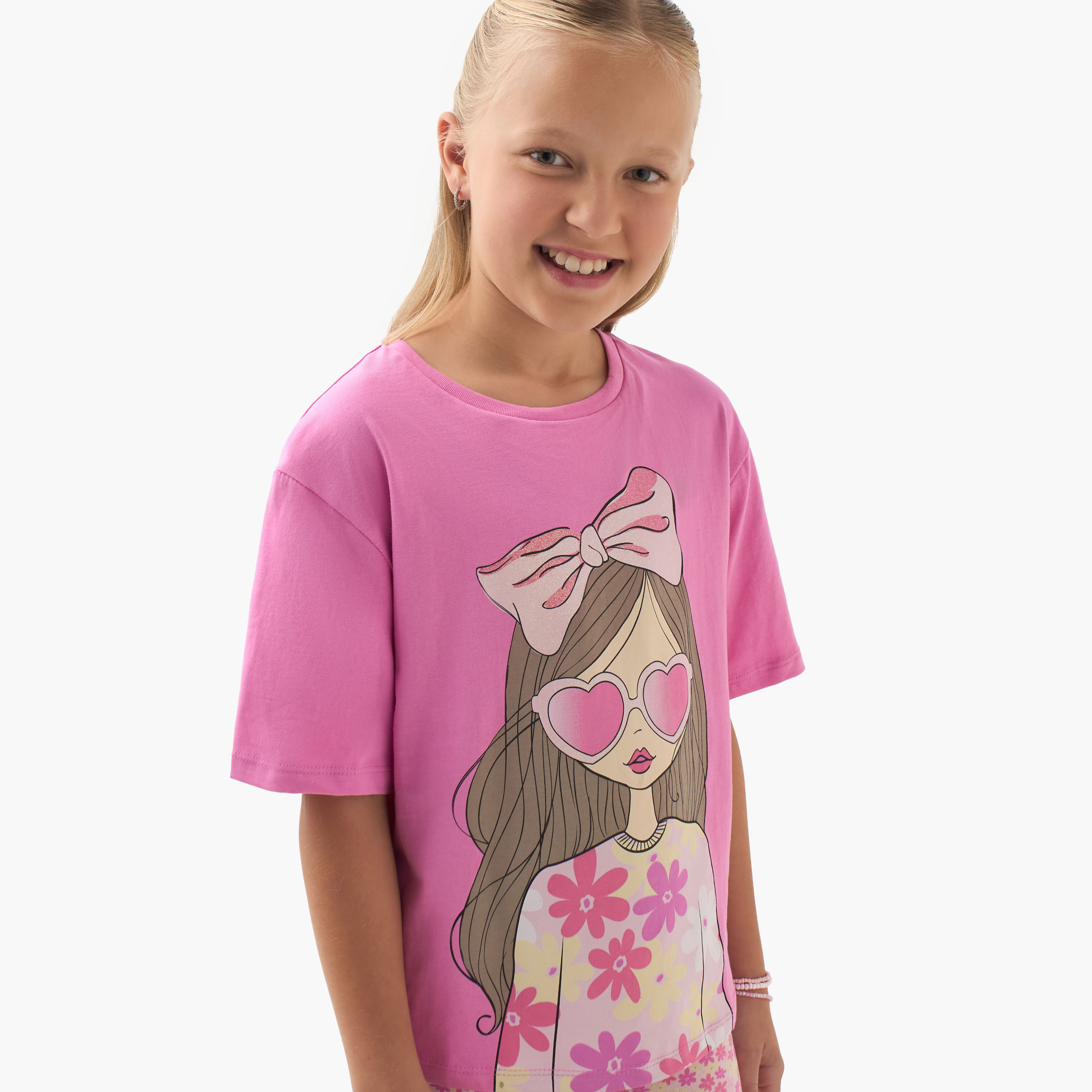 تيشيرت بياقة مستديرة وأكمام قصيرة وطبعات جرافيك للبنات من جونيورز-girls-clothing-tshirts-image-4