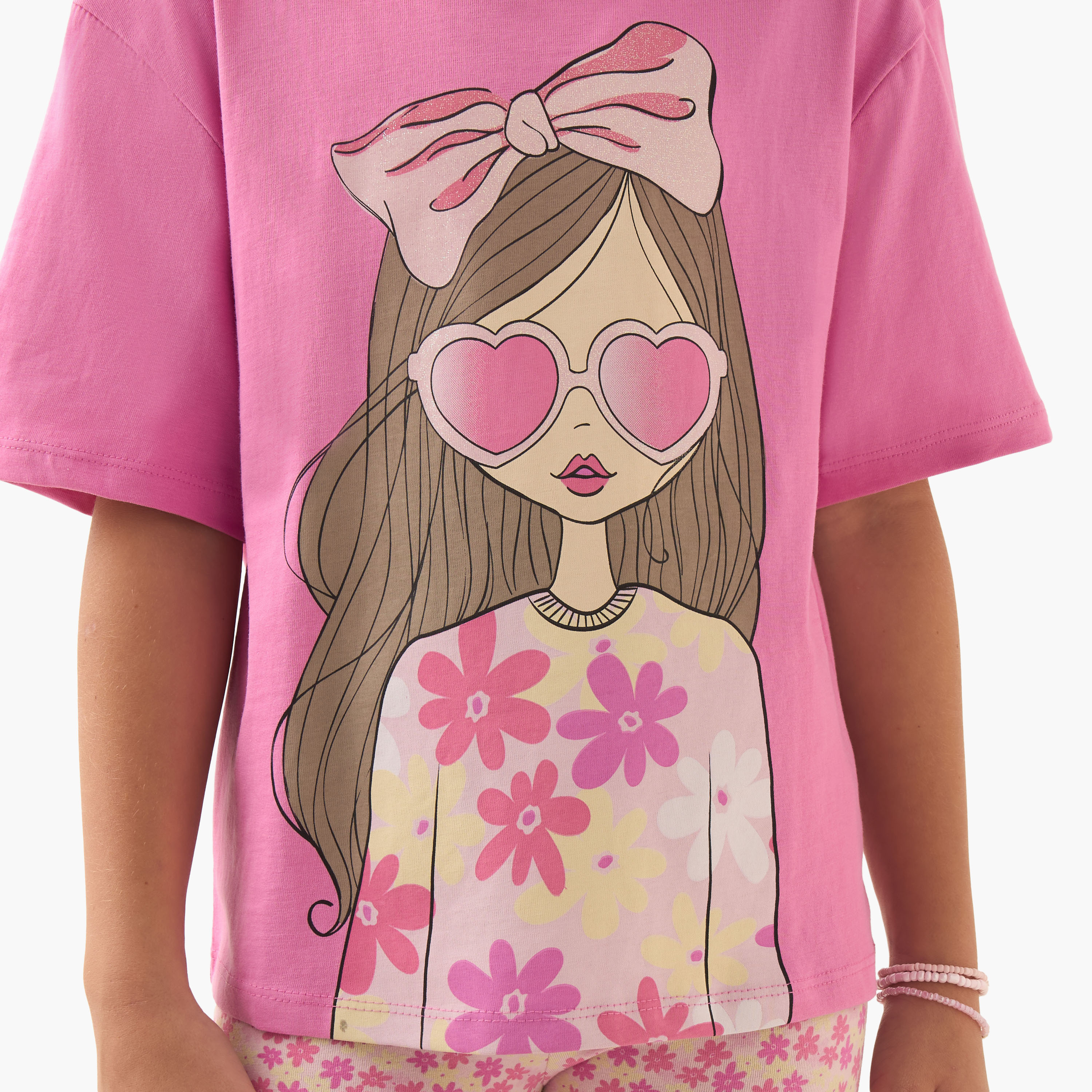 تيشيرت بياقة مستديرة وأكمام قصيرة وطبعات جرافيك للبنات من جونيورز-girls-clothing-tshirts-image-5