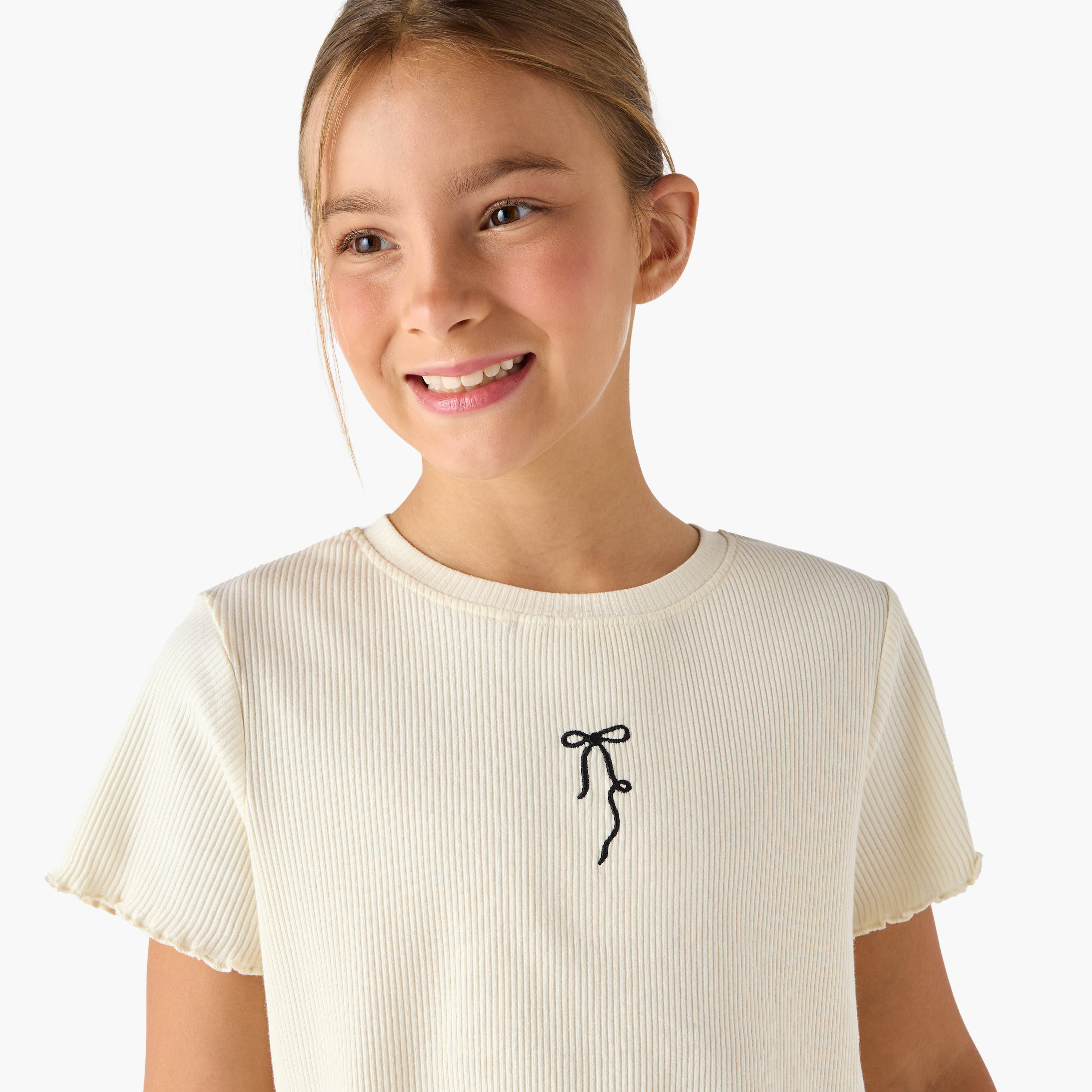 تيشيرت مضلع بياقة ضيقة وحواف مموجة من جونيورز-girls-clothing-tshirts-image-4