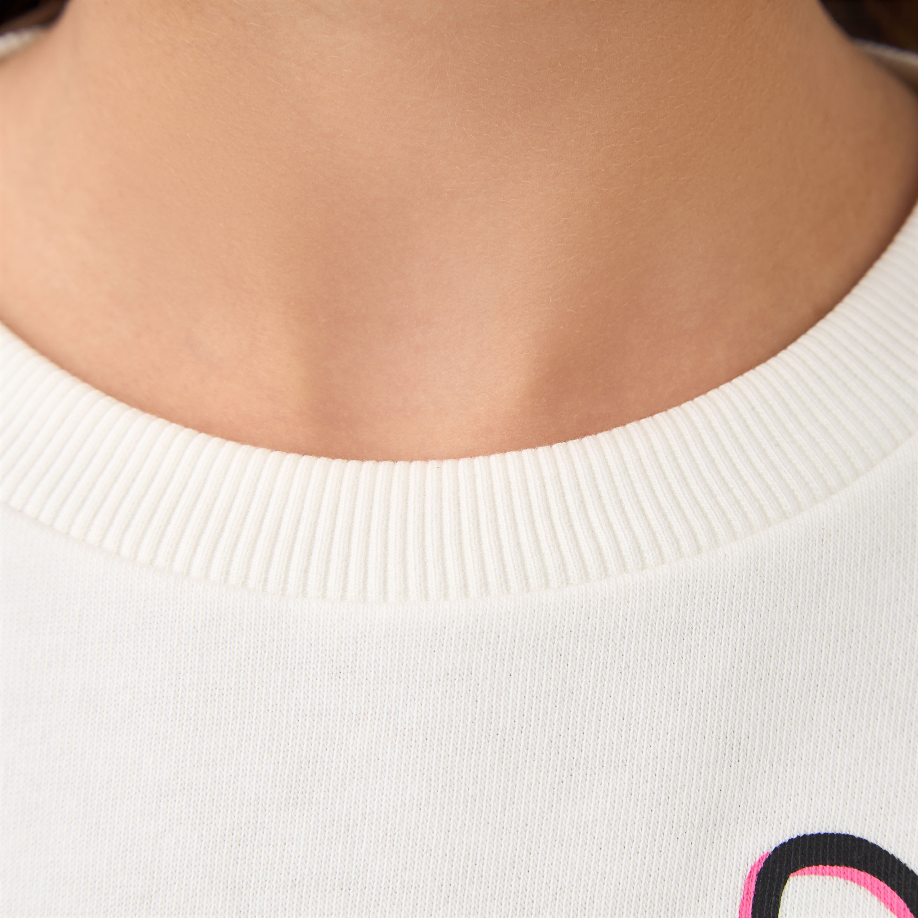 Juniors Graphic Print Sweatshirt with Long Sleeves-girls-clothing-winterwear-sweatshirts-image-3